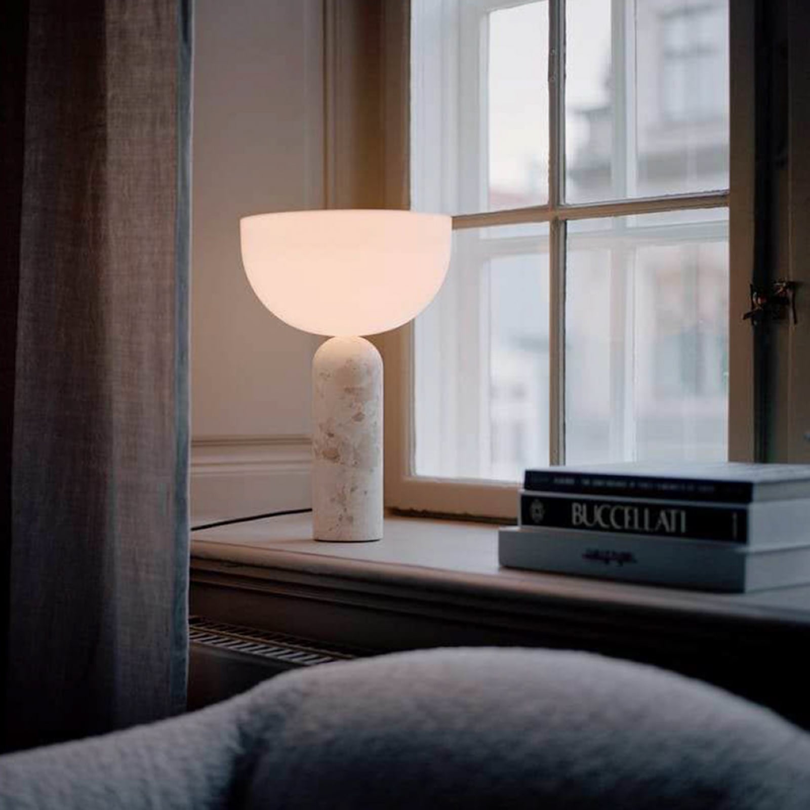 NEW WORKS Tischleuchte Kizu Large, beige, Marmor, E27
