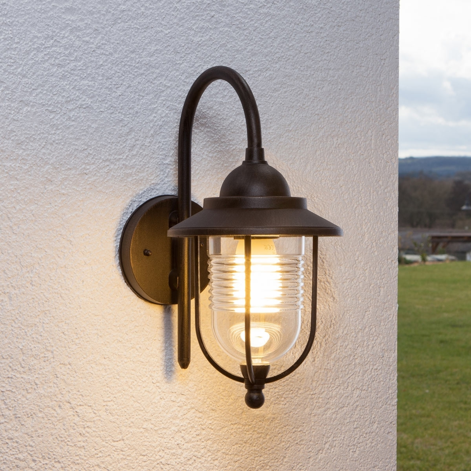 wall light rust