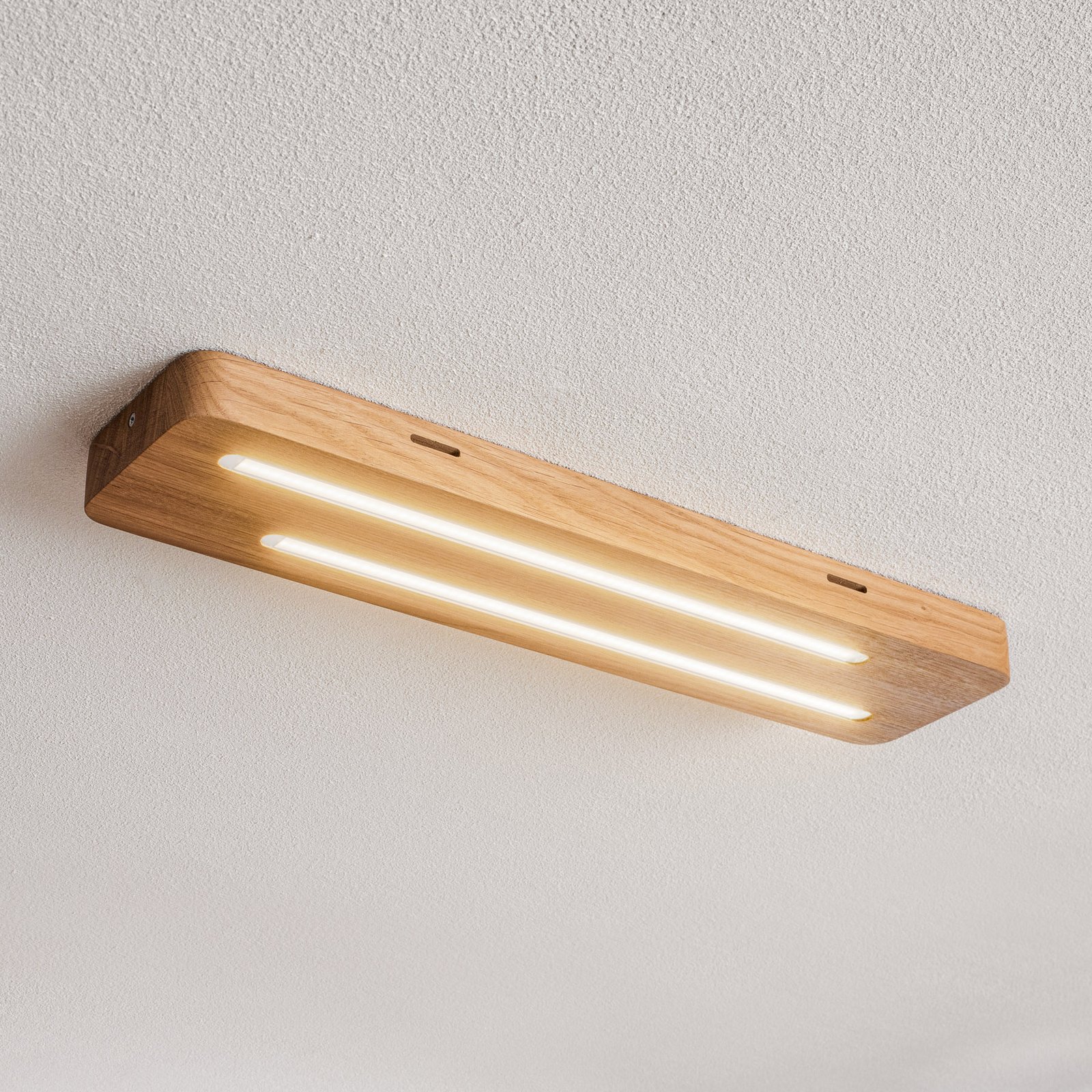 Neele – LED-loftlampe med egetræ