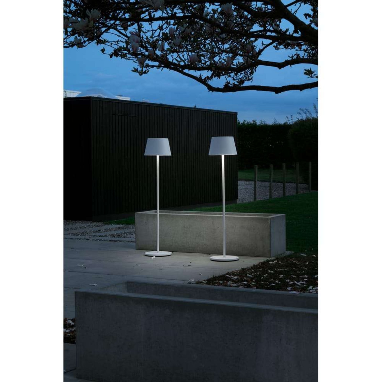 Modi Portable Lampadar IP65 White - Loom Design