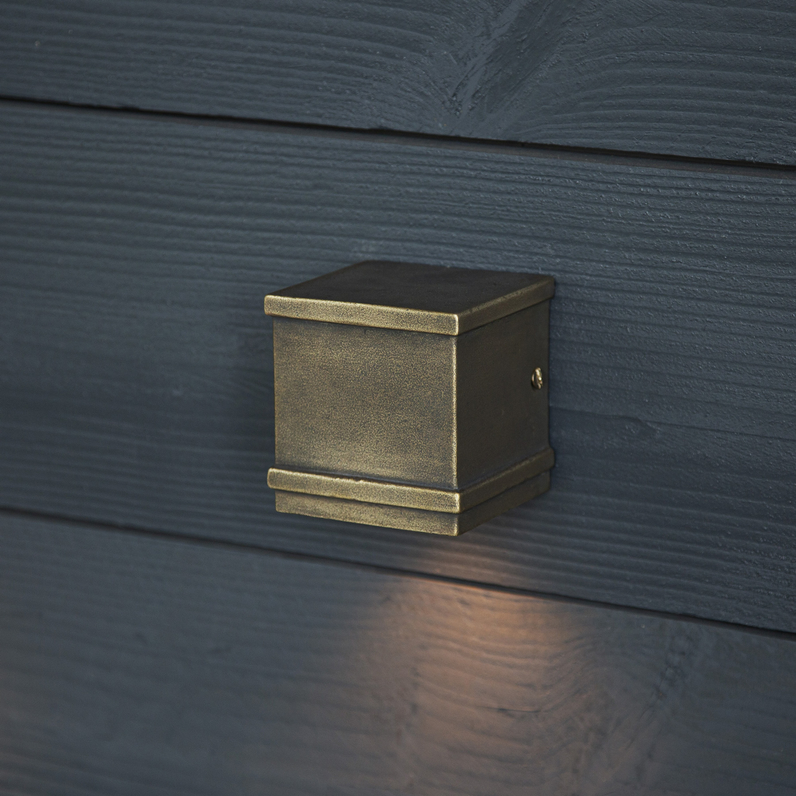 Outdoor wall light Borgo in Bronz