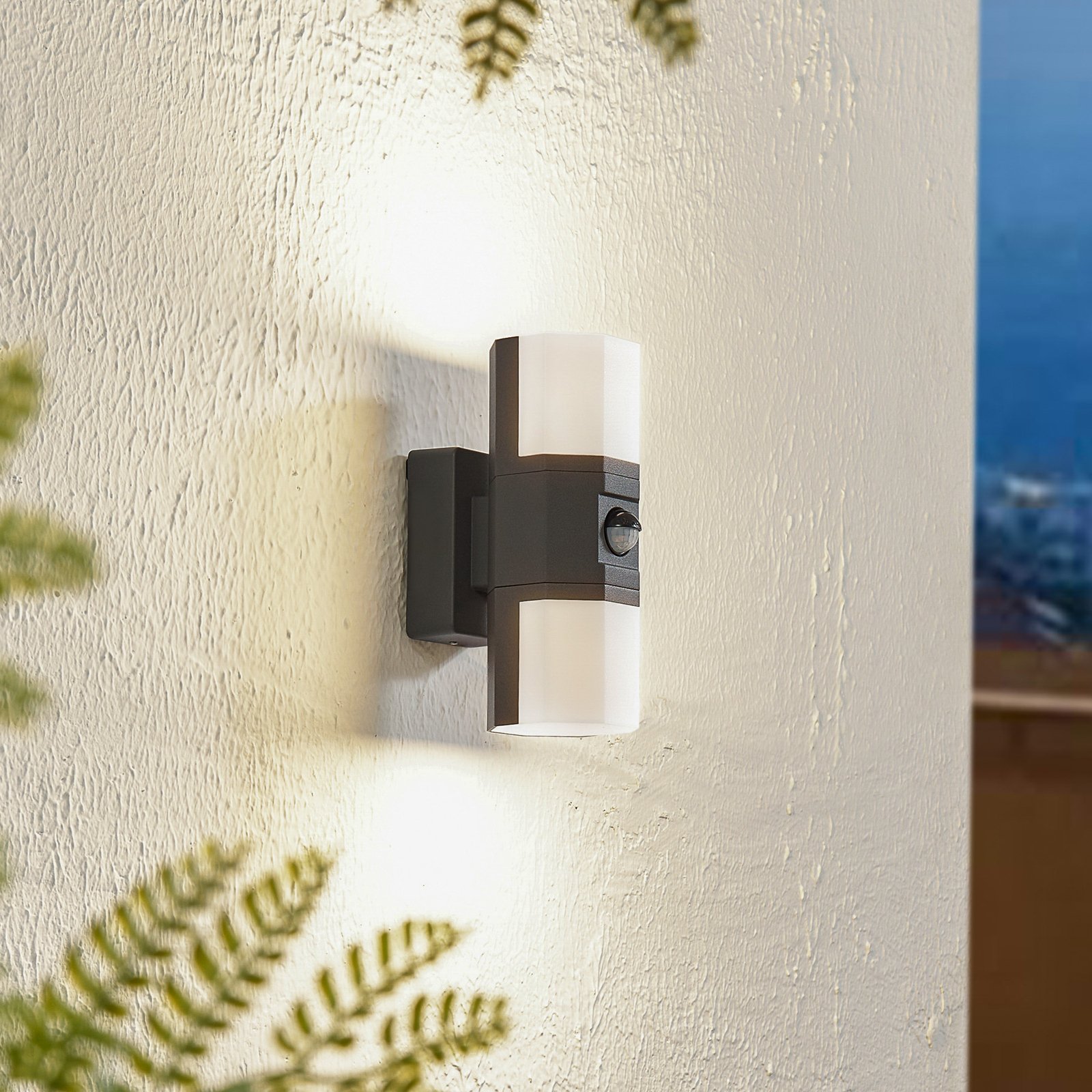 Lindby LED outdoor wall light Alaric, aluminium, dark grey, sensor