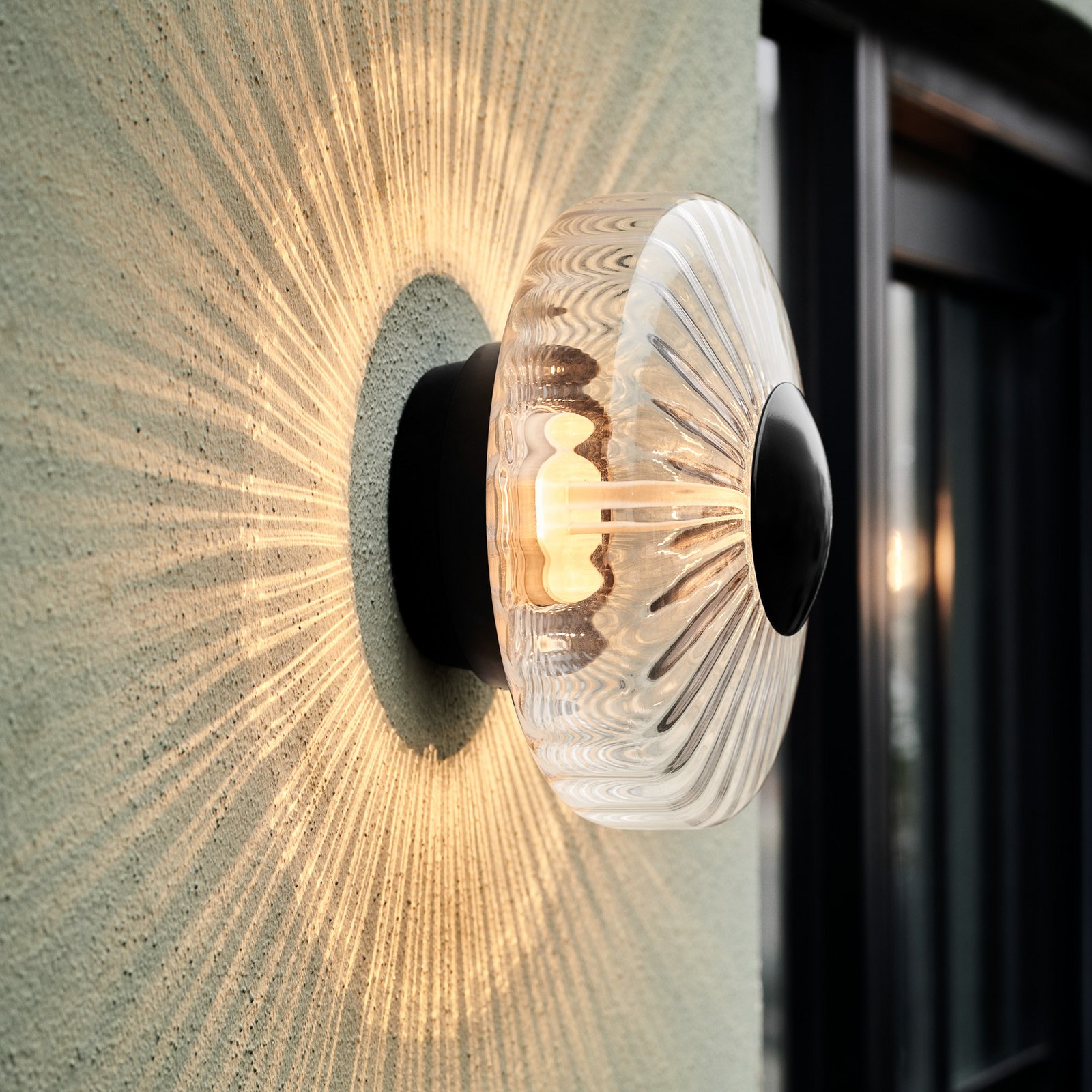 New Wave Optic LED outdoor wall light, glass, Ø 26 cm, IP65
