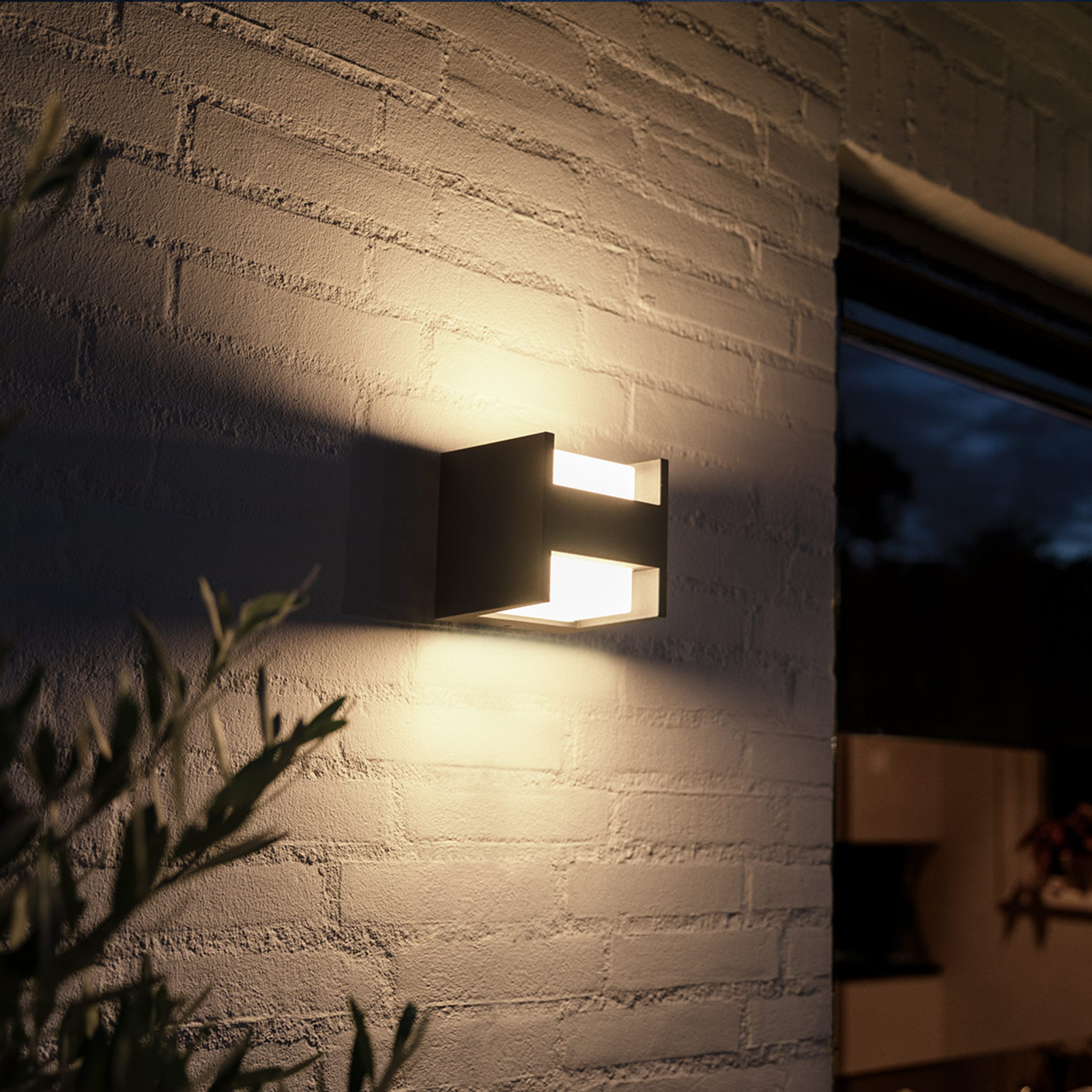 Philips Hue White Fuzo outdoor wall light, up&down