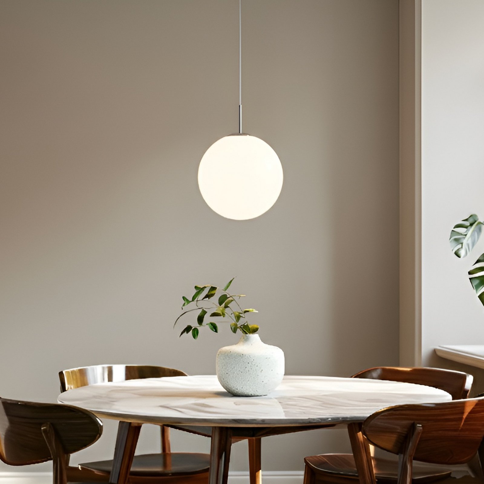 Suspension Lindby Marike, Ø 40 cm, blanc, verre, boule, E27