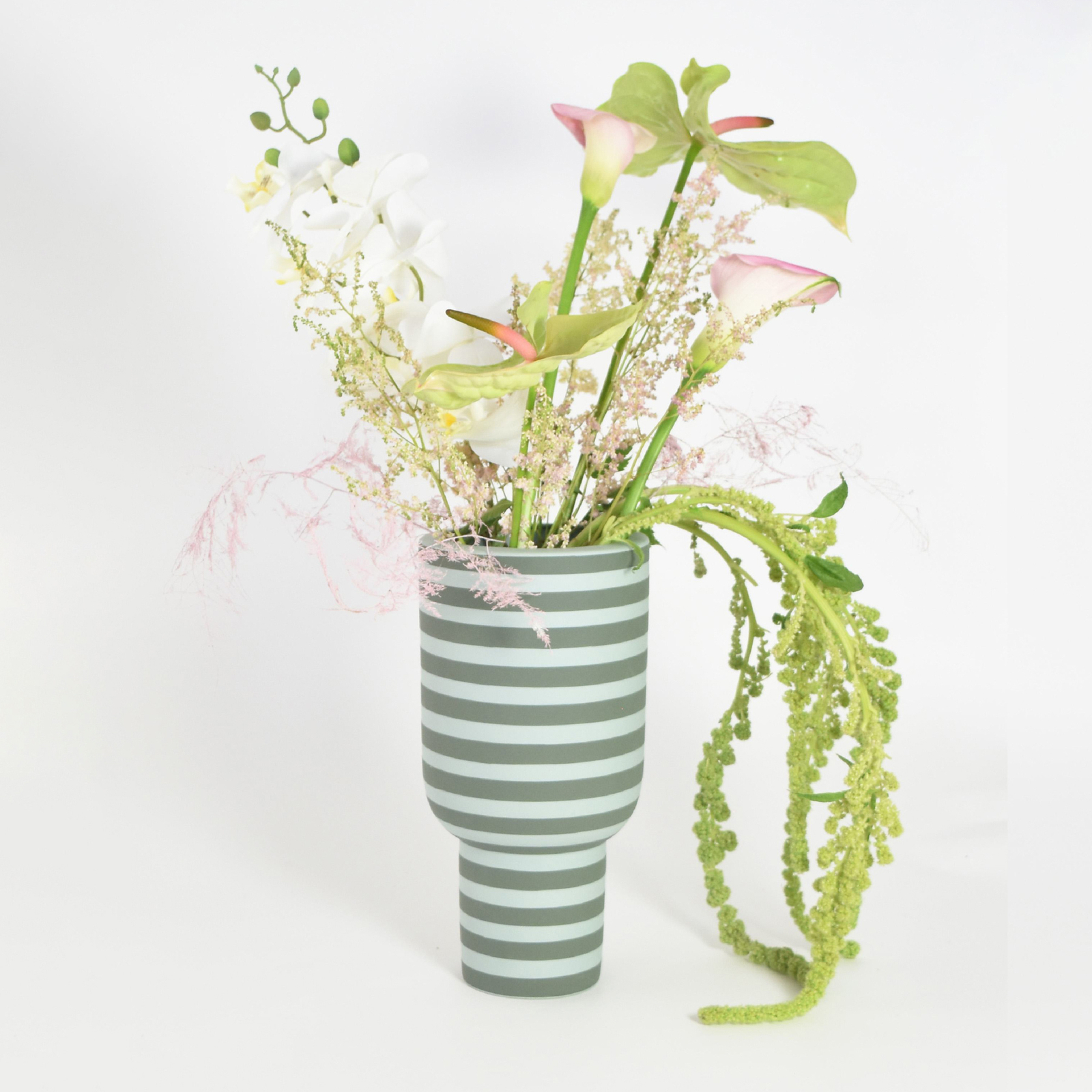 AYTM Vase Varia, grün, Ø 15 cm, Höhe 30 cm, Keramik