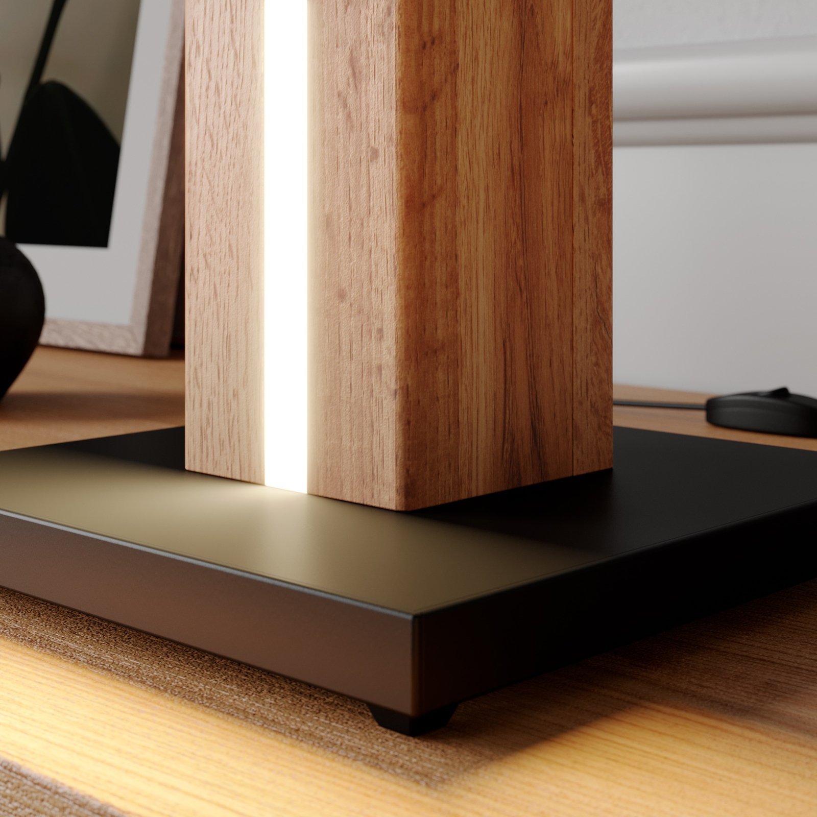Envostar Eldder LED table lamp in oak veneer