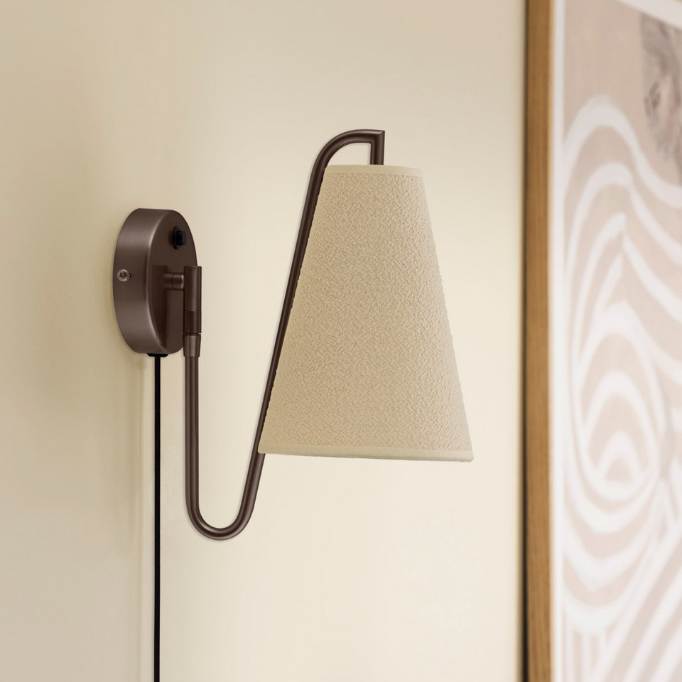 Globen Lighting Lou vägglampa brons/vit Ø 14 cm stickkontakt, brons / antikmässing från Globen Lighting