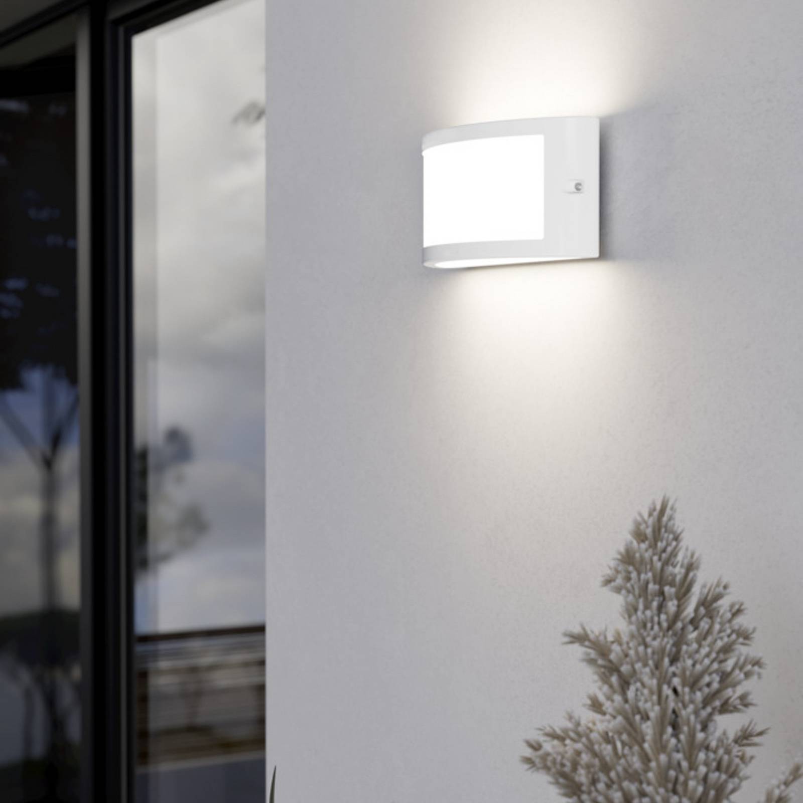 EGLO buitenwandlamp POGGIARELLO, wit, plat, 22 cm, IP54