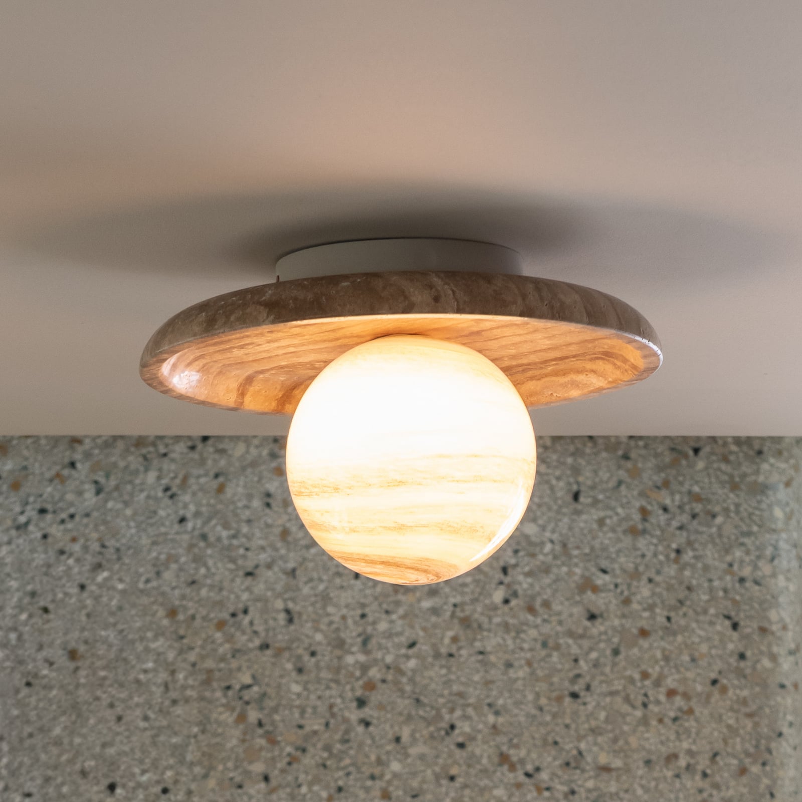 IT'S ABOUT ROMI – lampa sufitowa Tivoli, brązowa, Ø 25 cm, trawertyn