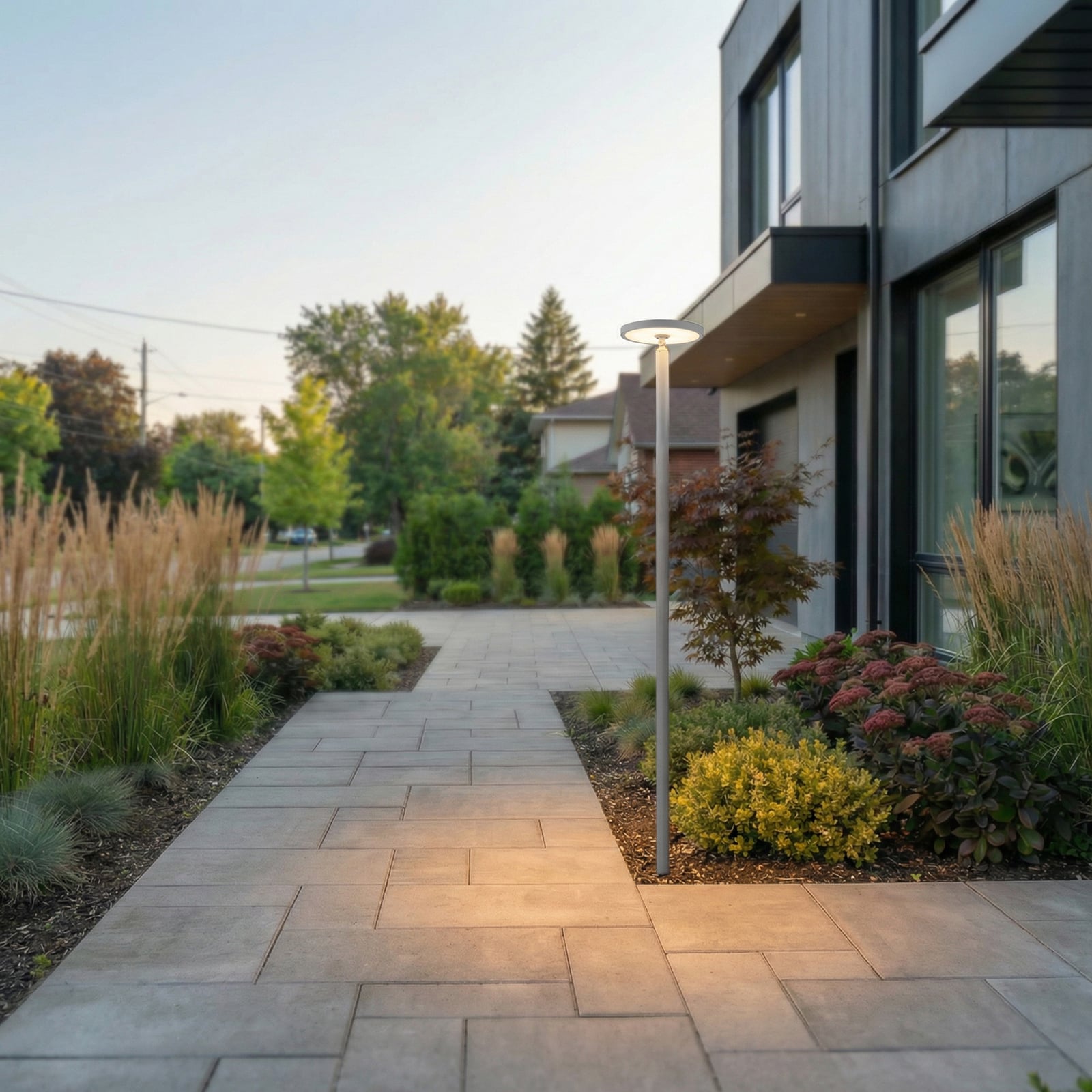 Lampa zewnętrzna LED Lucande Akito, szara, wysokość 260 cm, IP54