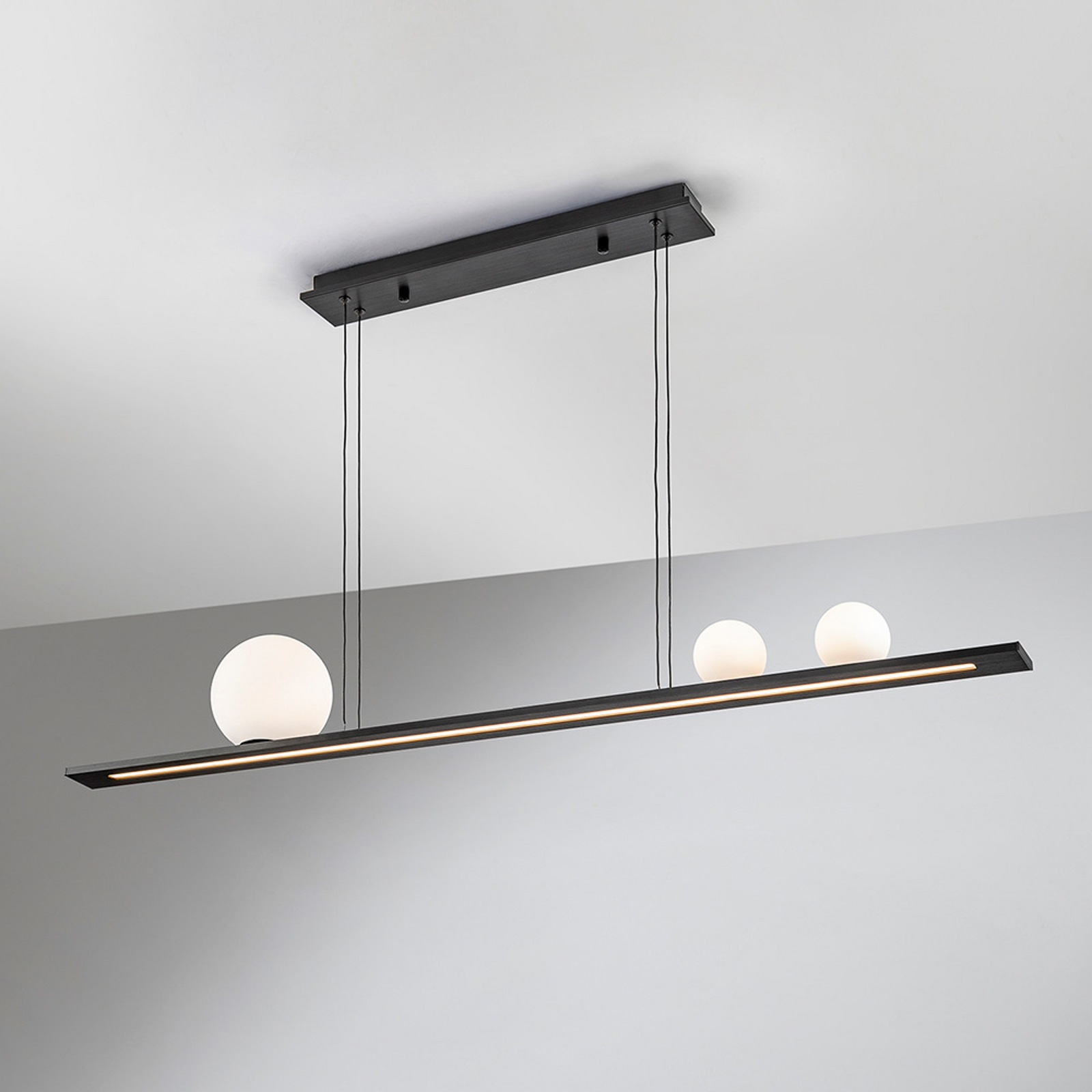 LED hanglamp Mila, zwart, lengte 120 cm, metaal LED hanglamp Mila, zwart, lengte 120 cm, metaal