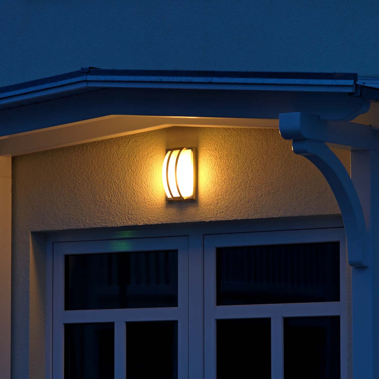 Versatile outdoor wall light 433