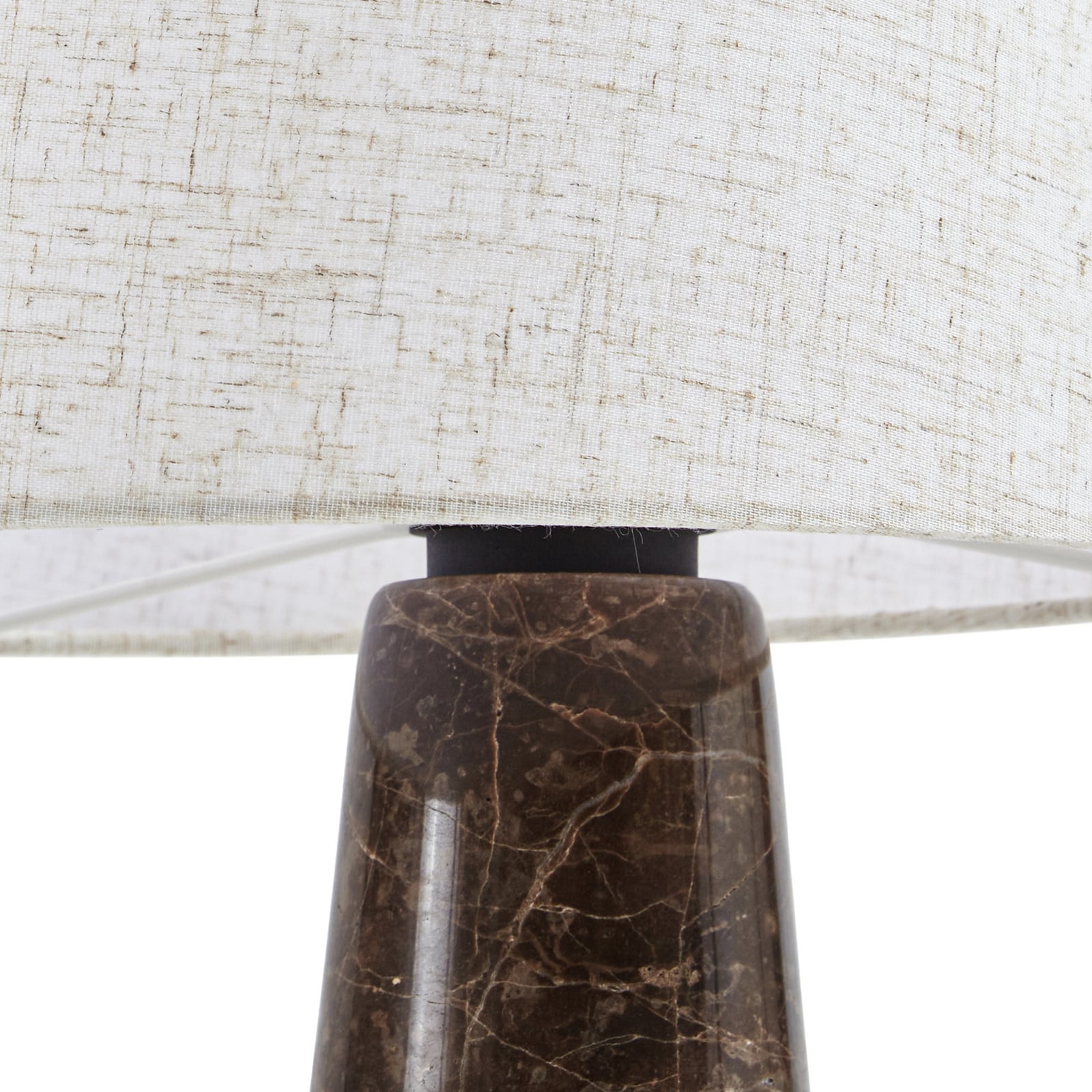 Peyton-pöytävalaisin, ruskea marmorikuvioinen/beige, 48 cm – Lucande Peyton-pöytävalaisin, ruskea marmorikuvioinen/beige, 48 cm – Lucande