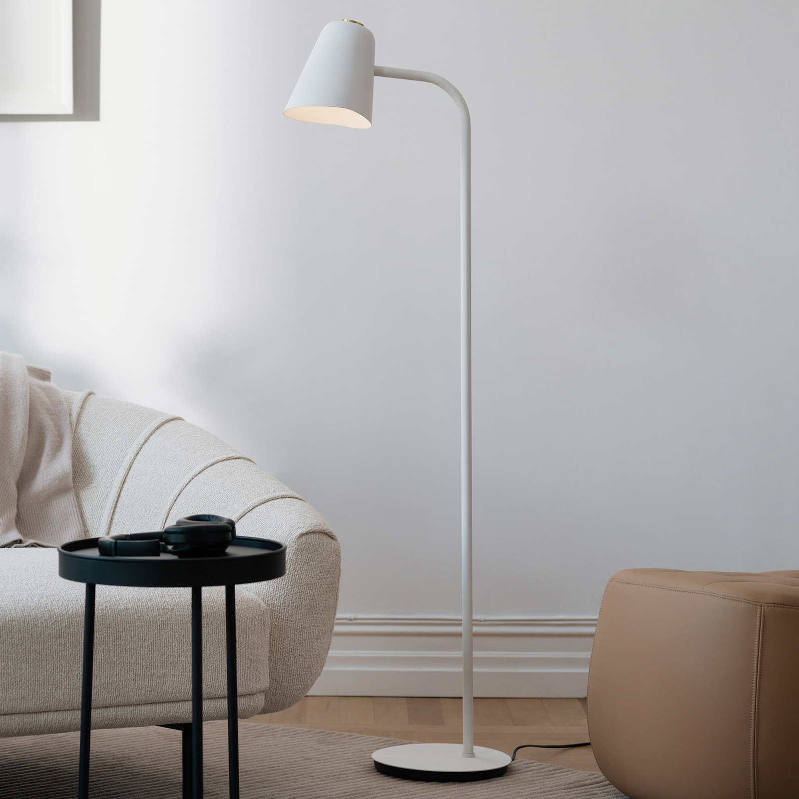 Northern Me dim LED floor lamp dimmable white
