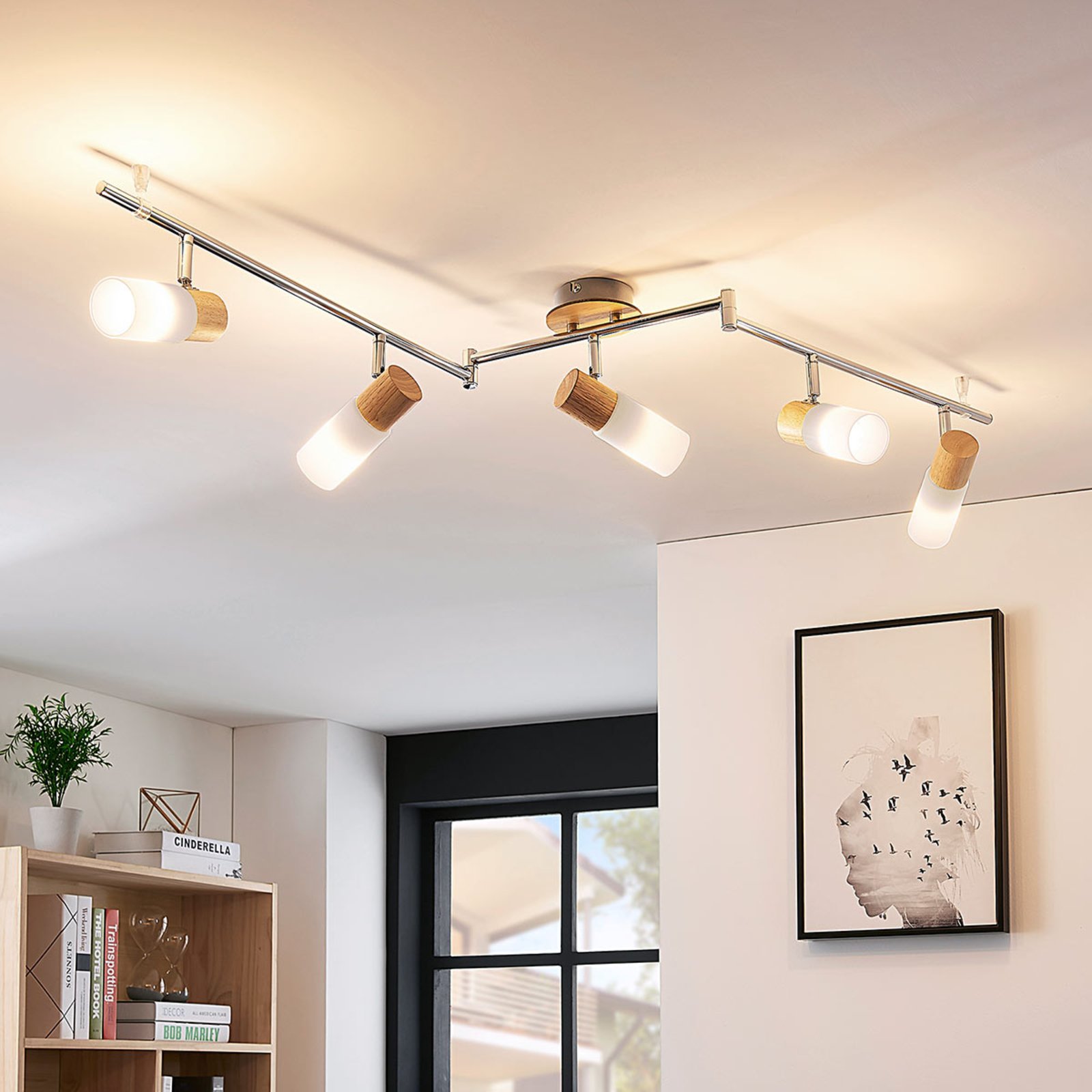 Lindby Deckenstrahler Christoph, 130 cm, 4-flg., Holz, Glas