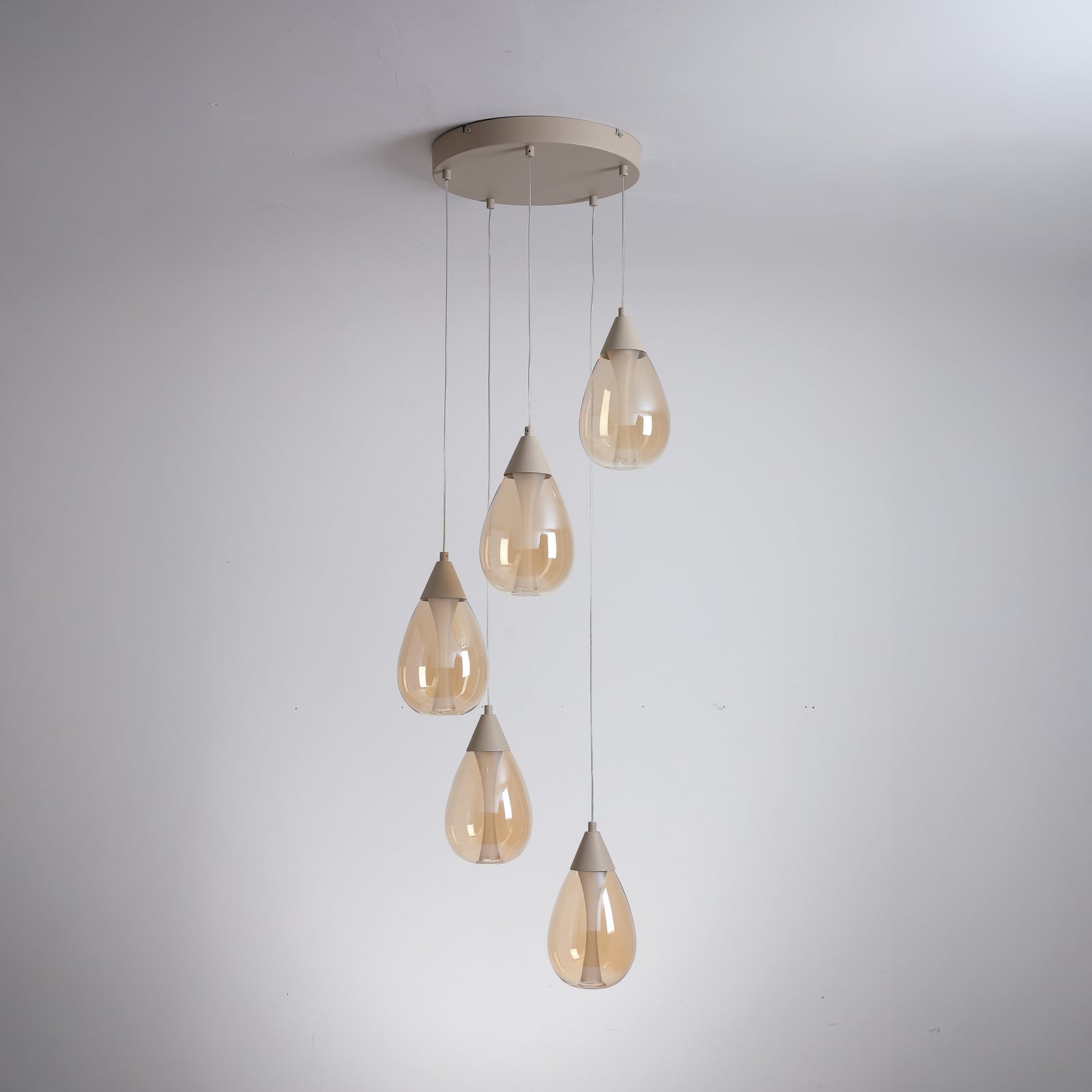 LED-Hängelampe Pear, 5-fl. rund, beige, Glas amber, 3.000 K LED-Hängelampe Pear, 5-fl. rund, beige, Glas amber, 3.000 K