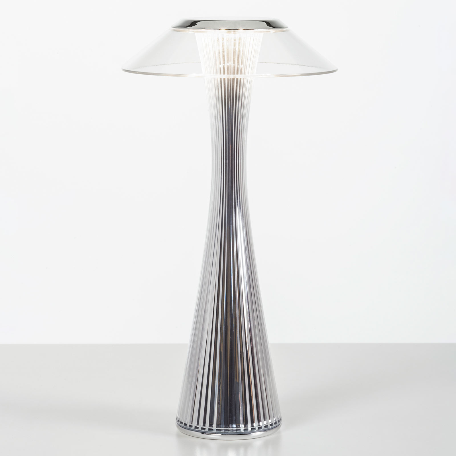 Kartell Outdoor Space - lampa stołowa LED ładowana