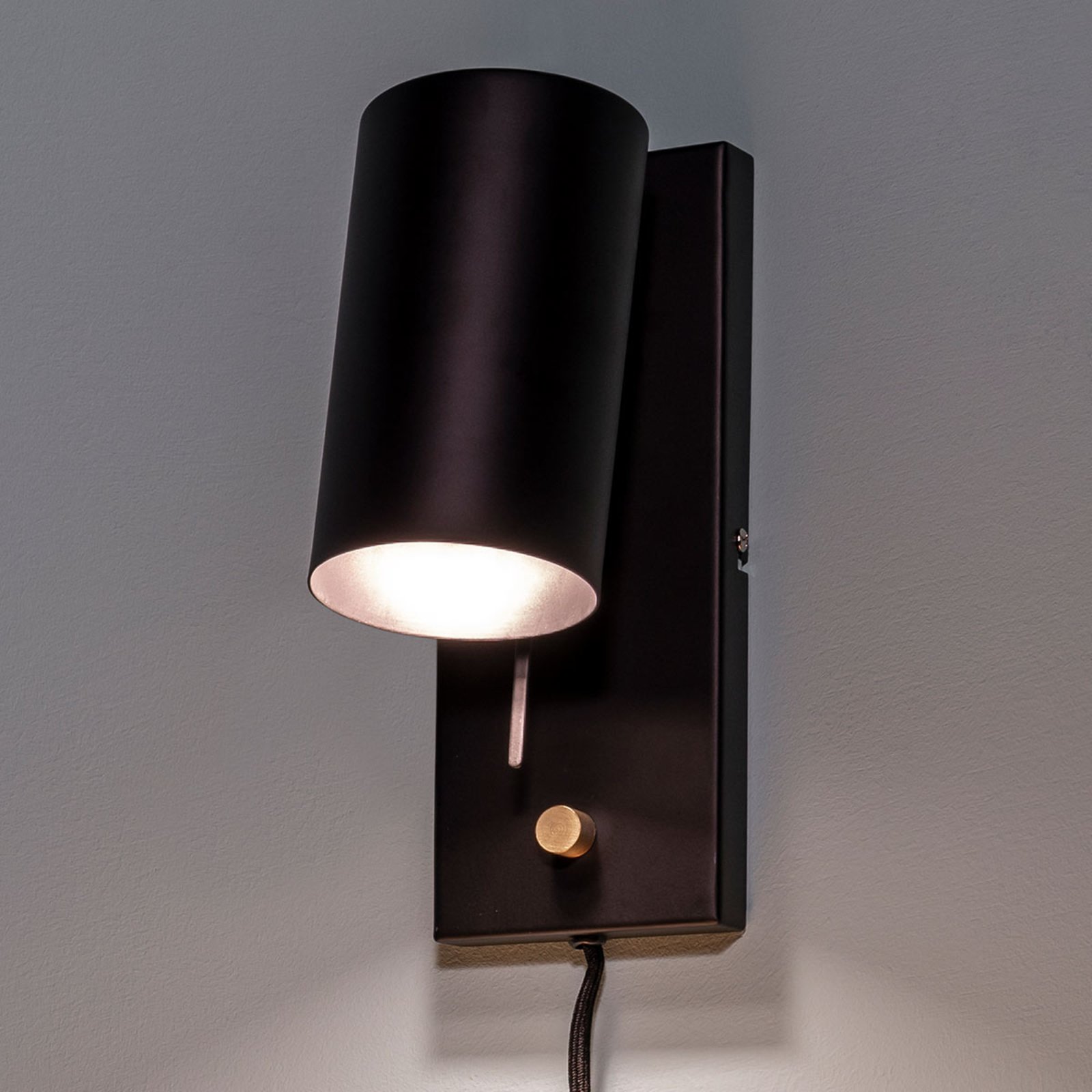 Dimmable wall light Carrie with cable and plug