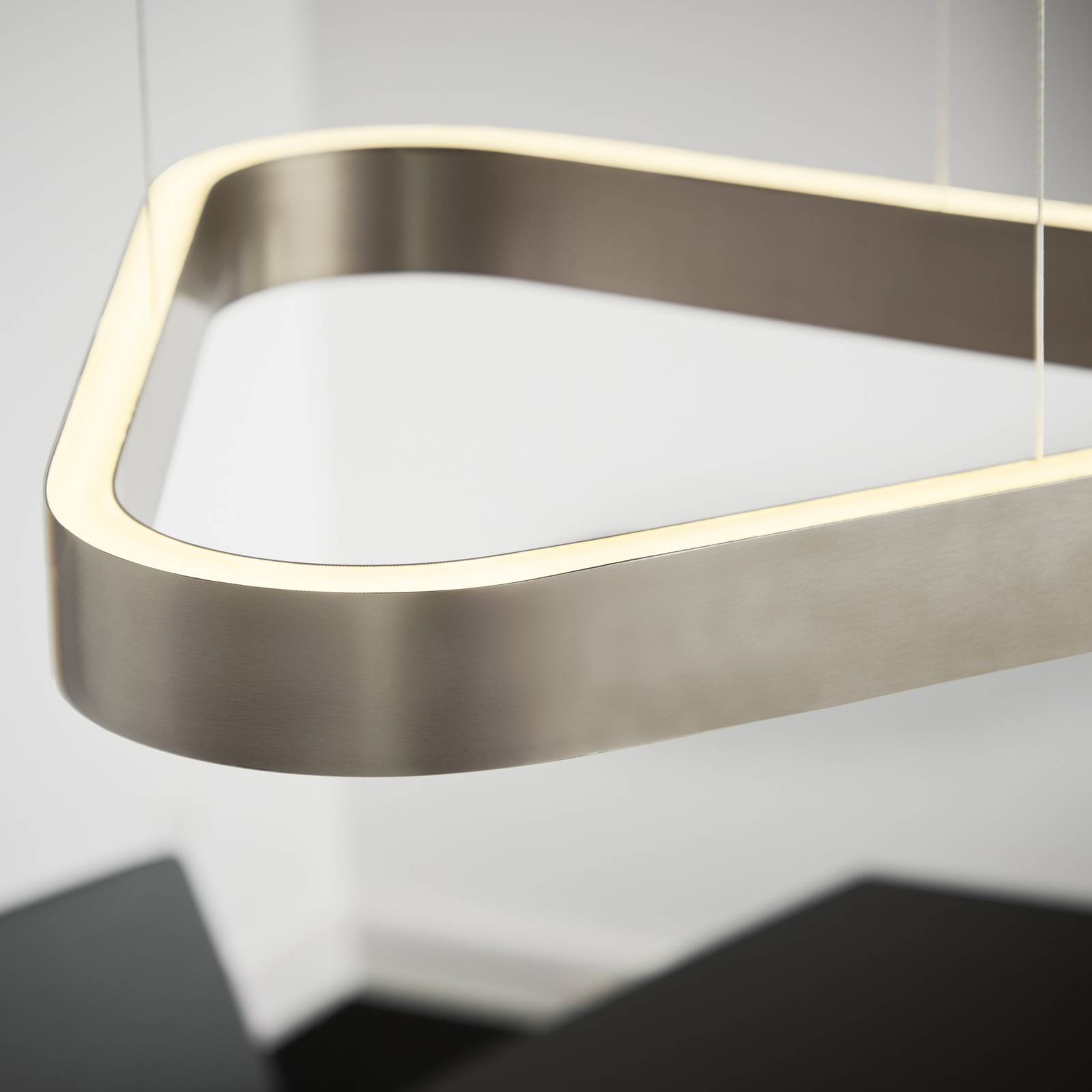 LOOM DESIGN żyrandol LED Trigon, kremowa, 60 cm, aluminium