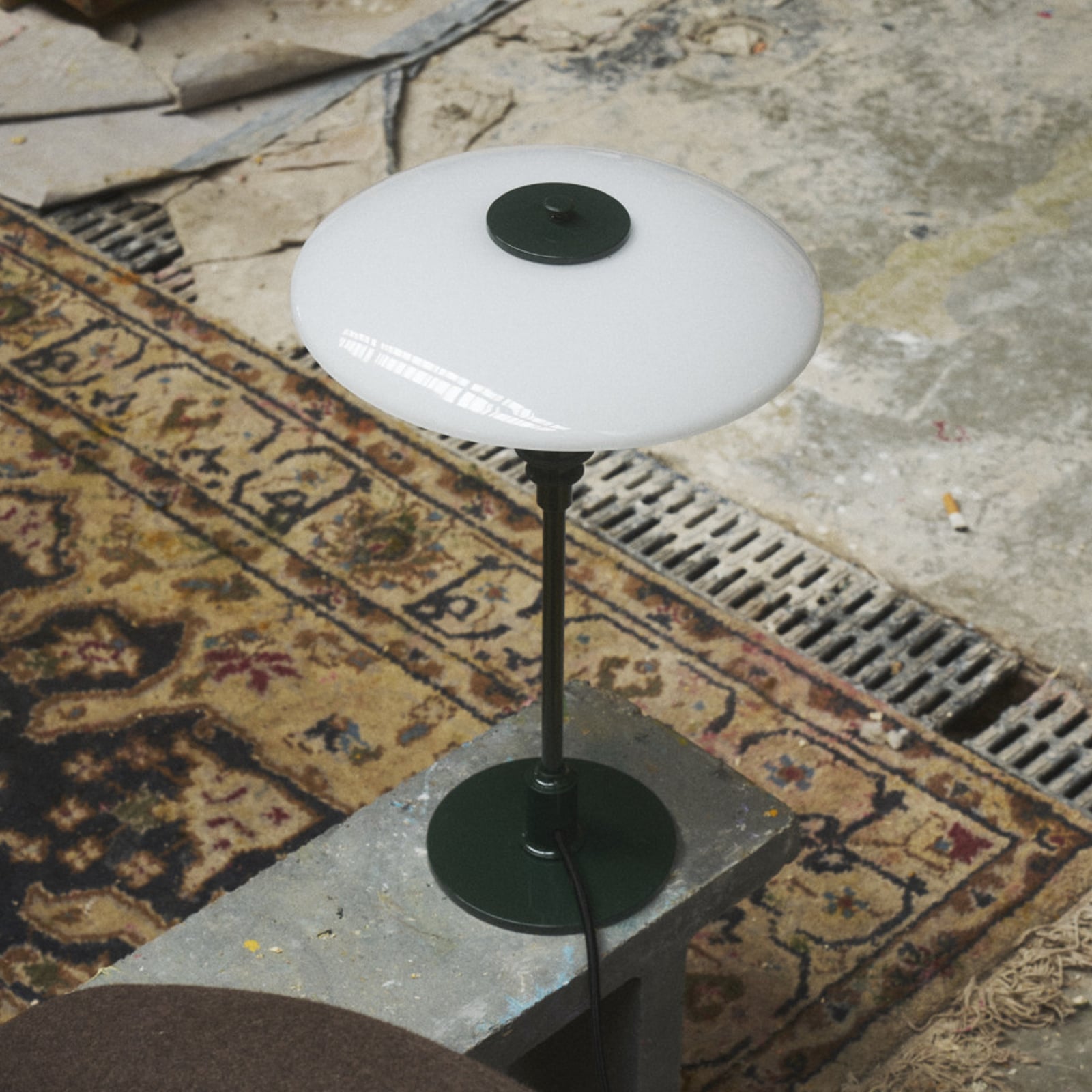 PH 2/1 pöytälamppu, tummanvihreä, halkaisija 20 cm – Louis Poulsen