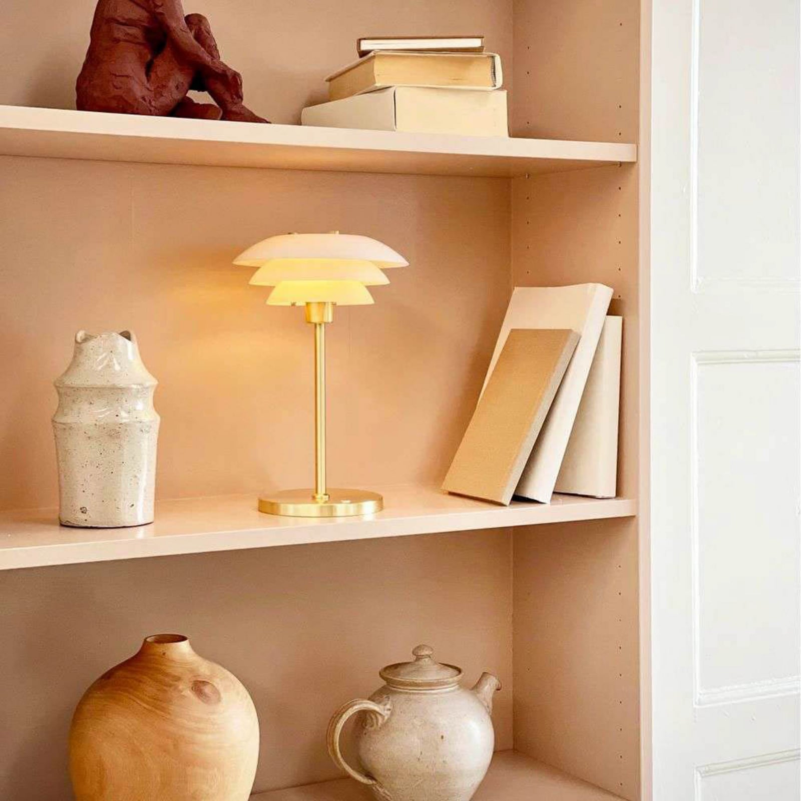 Dyberg Larsen DL20 LED tölthető asztali világítás, magasság 30 cm, üveg