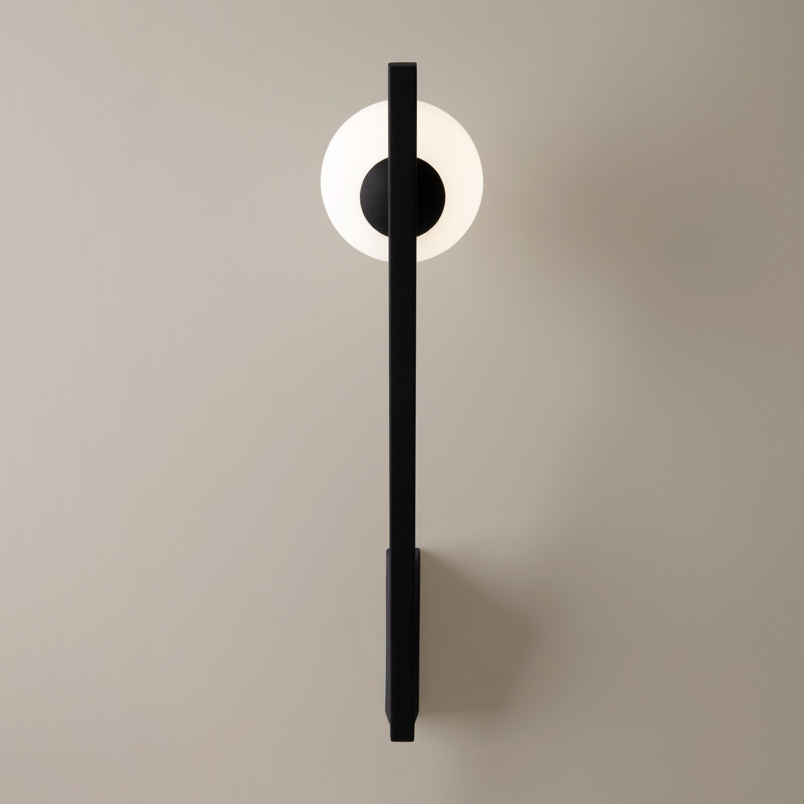 Maytoni Kazmir wall light, black, height 35 cm, metal