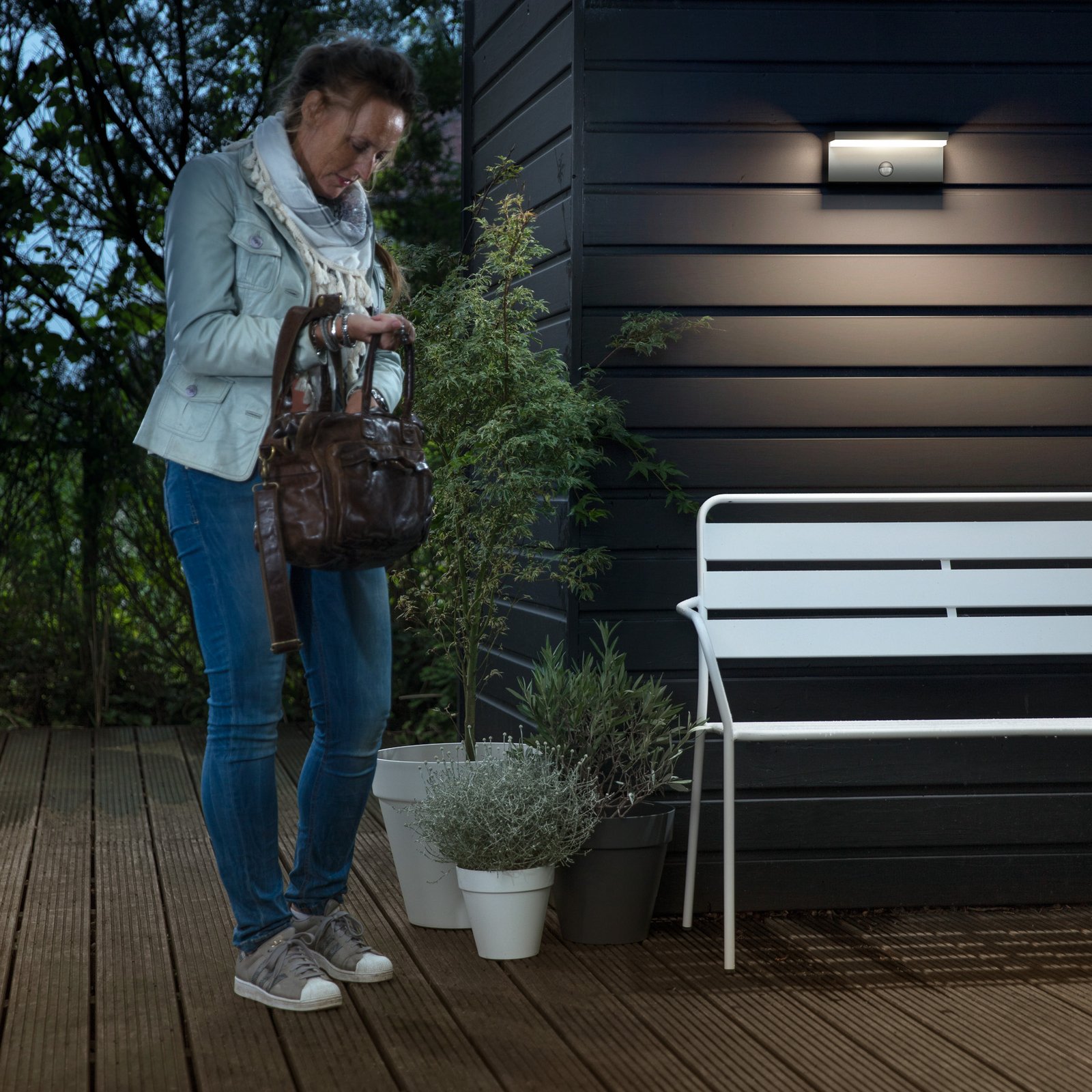 Philips LED лампа за външна стена Bustan, 2 броя, сензор, 2700K