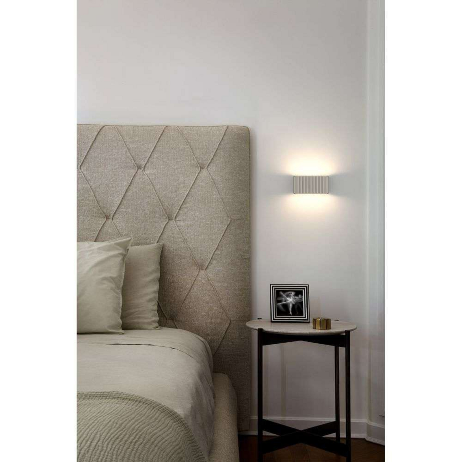 Dresscode W1 Wall Lamp 3000K Phase Dim. Matt White - Rotaliana