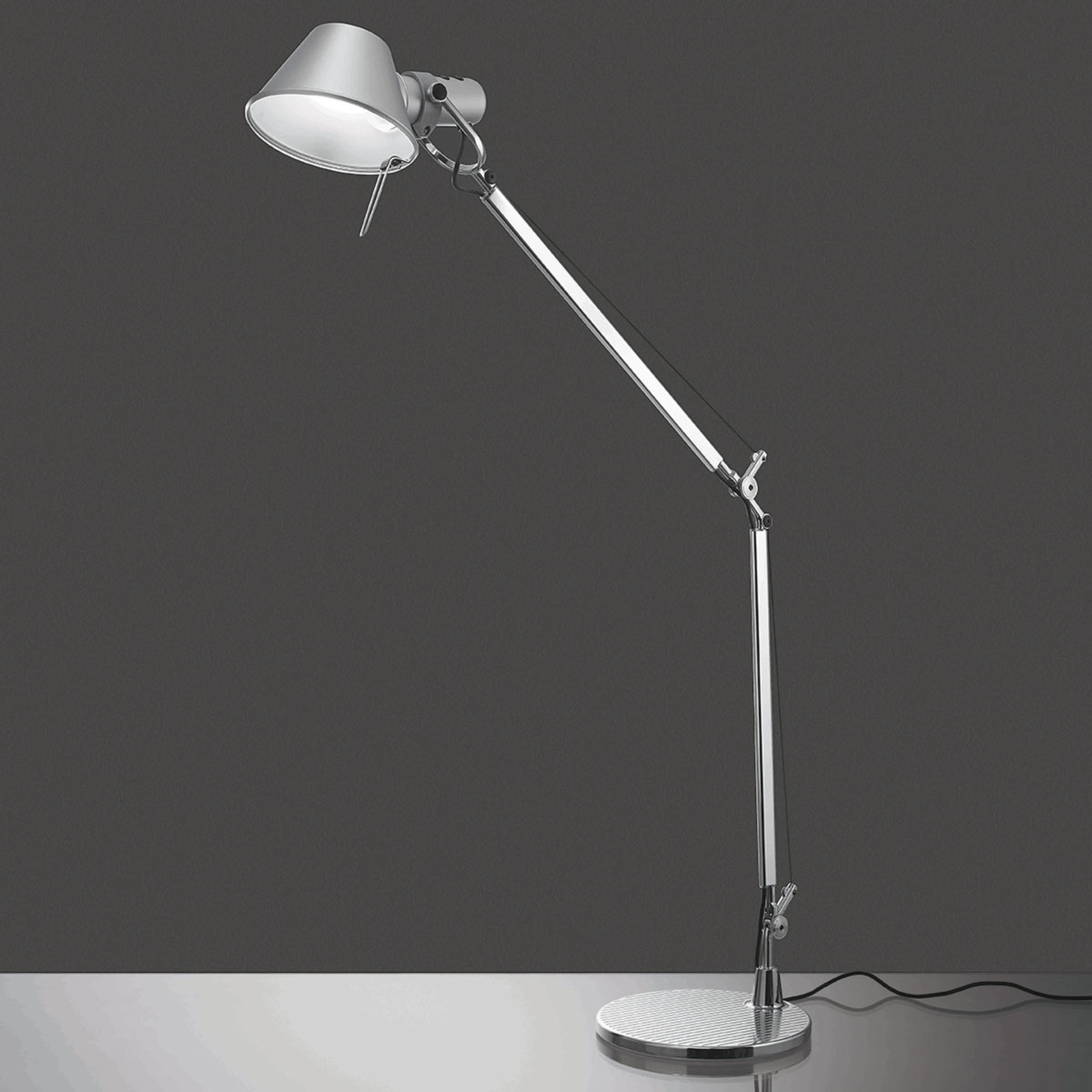Klasyczna lampa stołowa LED Tolomeo Table