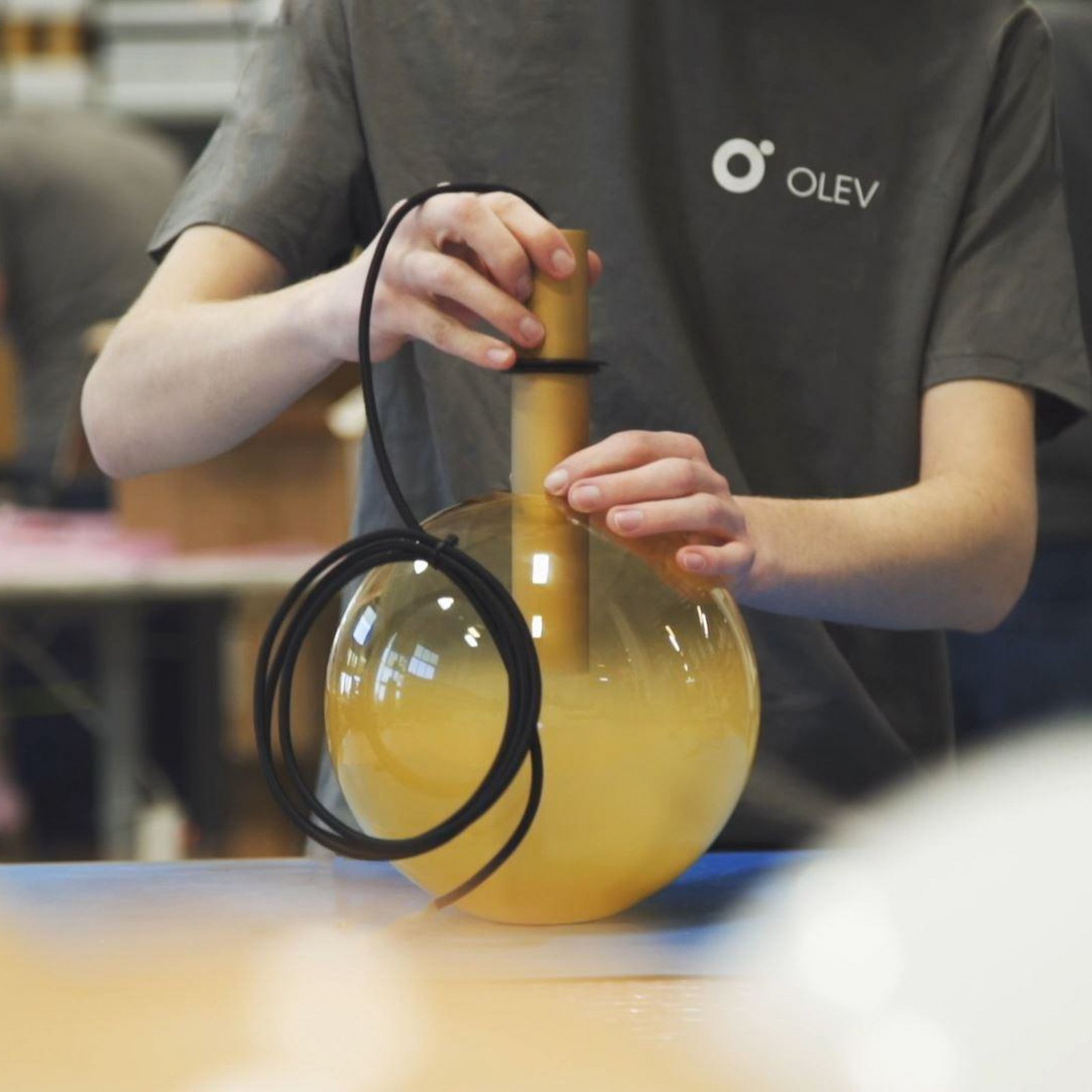 OLEV LED-Hängeleuchte BEAM STICK NUANCE, amber, Ø 20 cm, 927