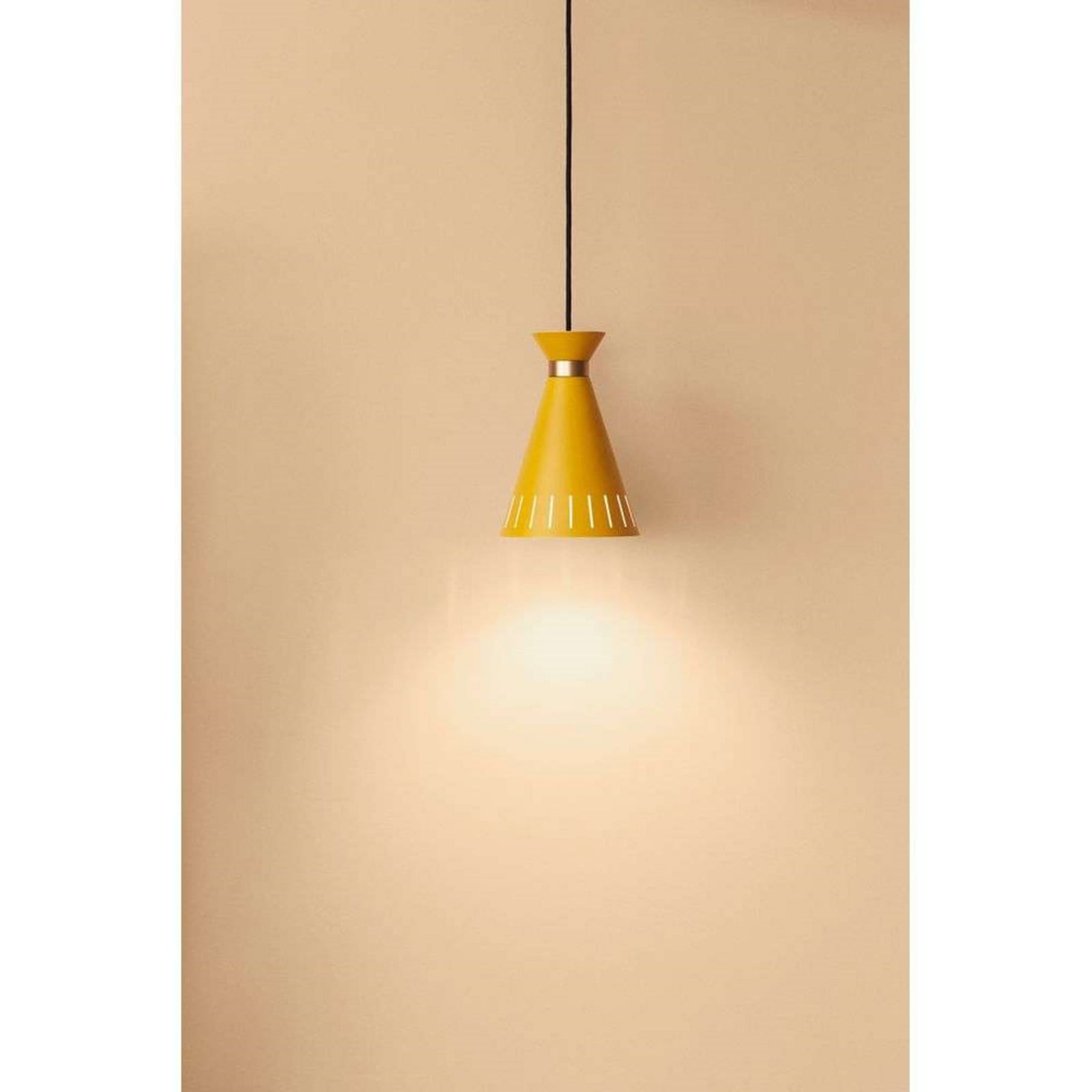 Cone pendellampe, gul, Ø 16 cm Warm Nordic - Køkken - Vintage - Metal