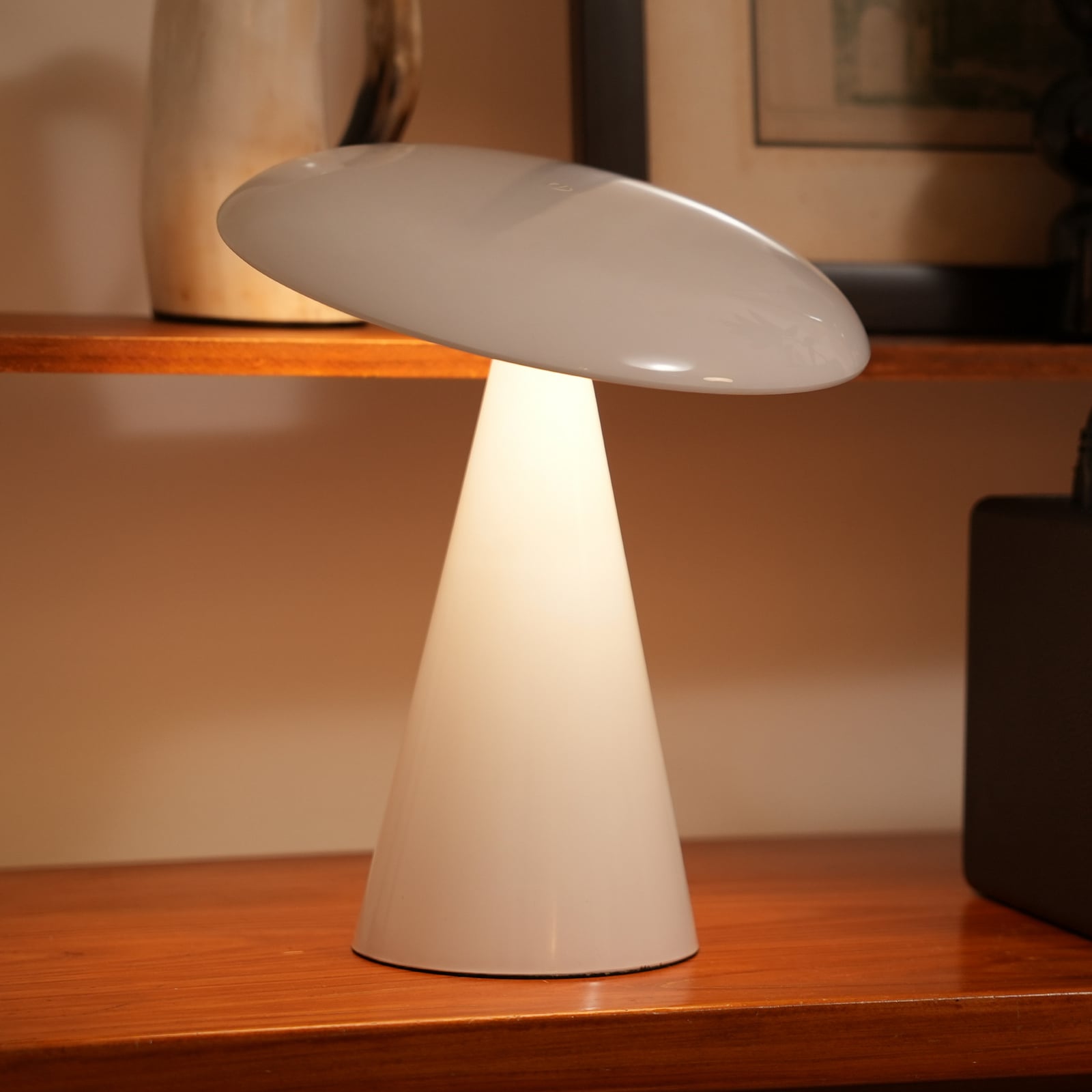 „Beacon“ LED baterijinis stalinis šviestuvas „Kinoko“, baltas, 27 cm, CCT „Beacon“ LED baterijinis stalinis šviestuvas „Kinoko“, baltas, 27 cm, CCT