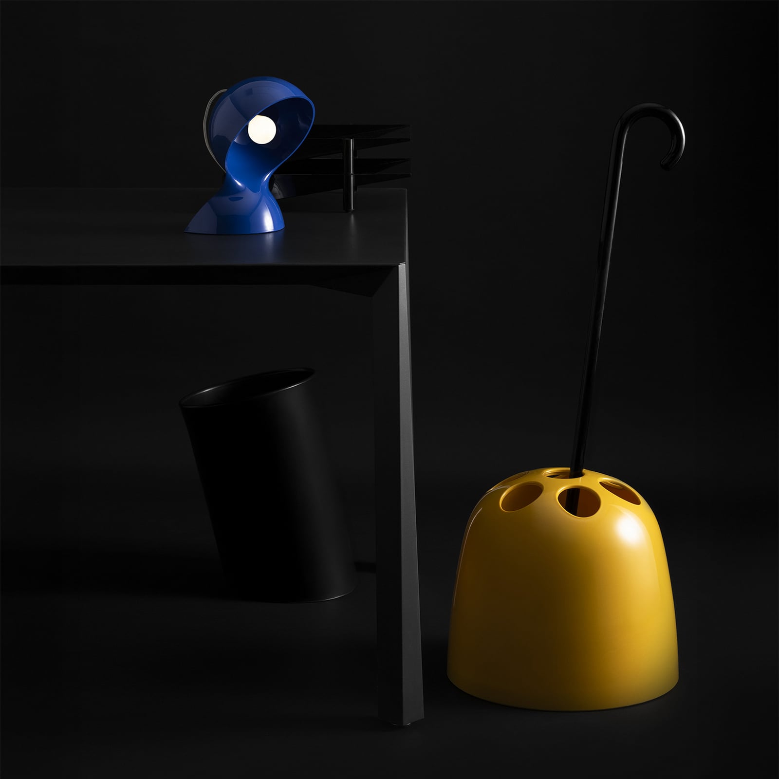Artemide Tischleuchte Dalù, blau, Höhe 26 cm, E14
