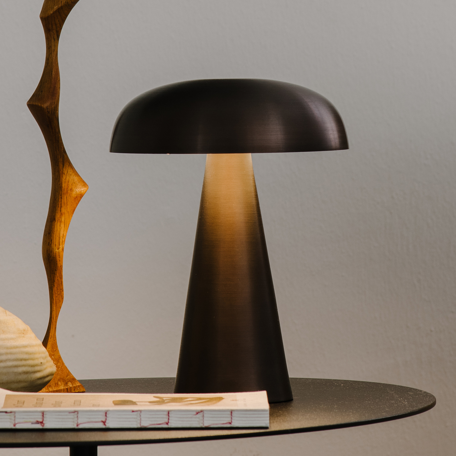 &Tradition LED-es újratölthető asztali lámpa Como SC53, fekete színben