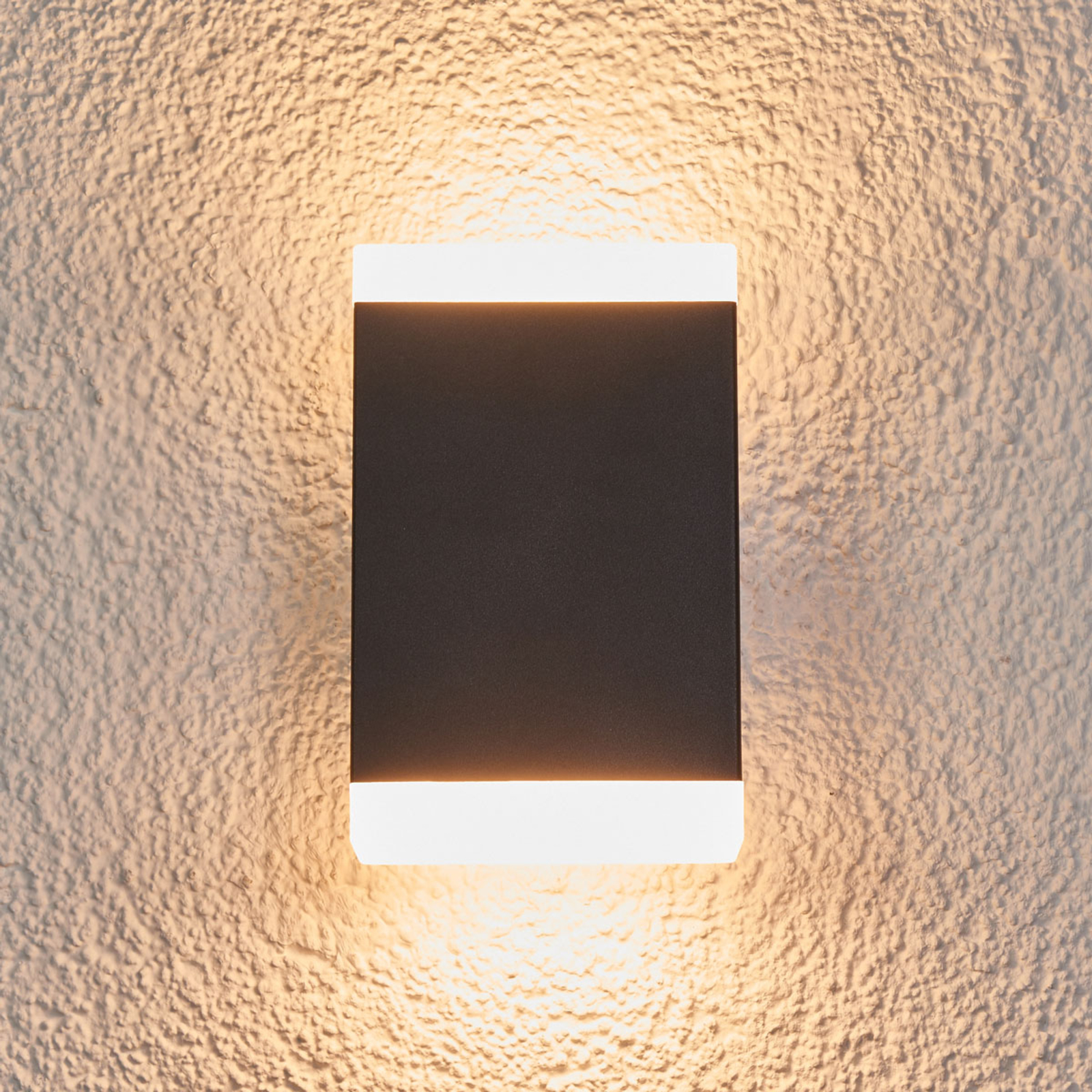 Timeless LED wall light Aya for outdoors - IP44