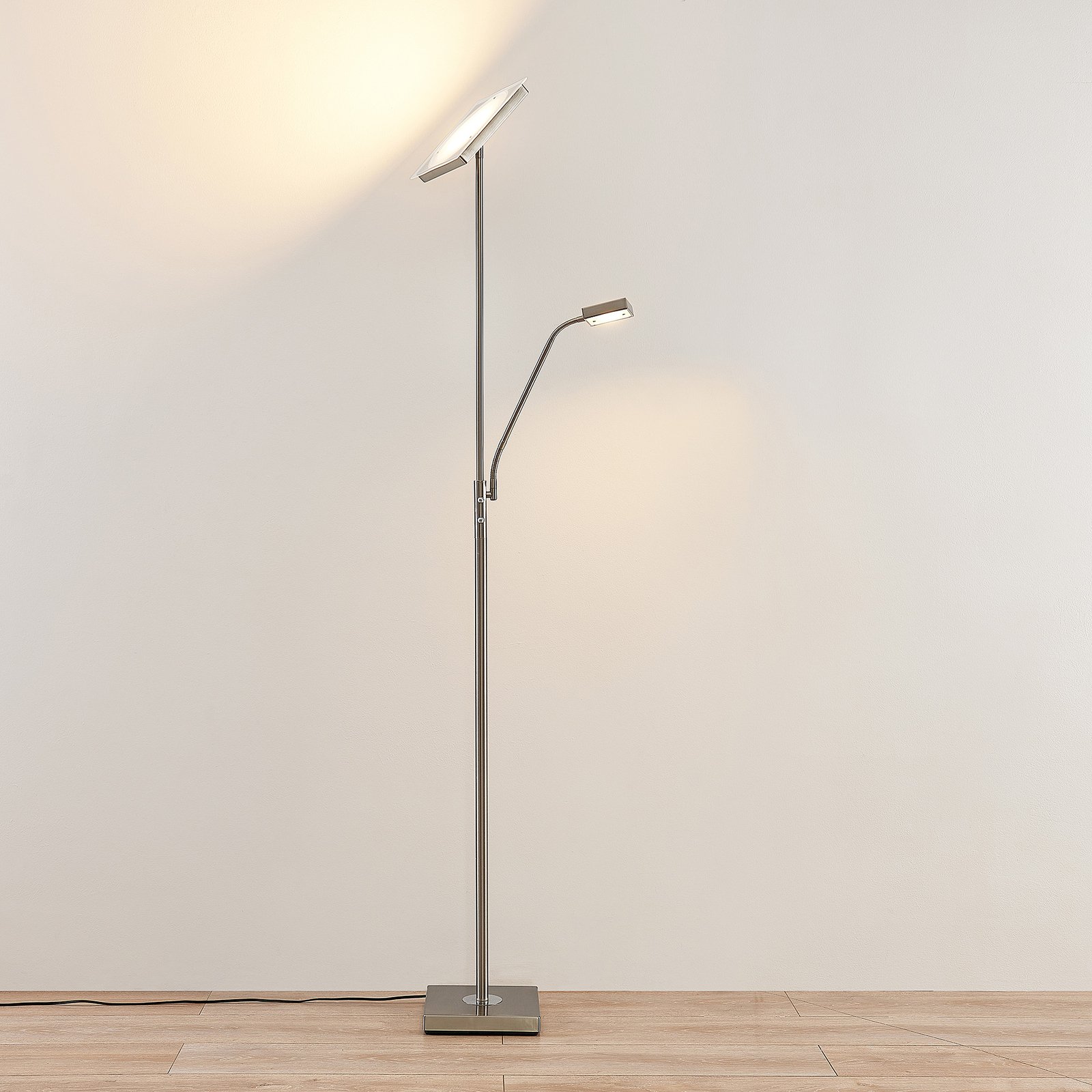 Lindby Sumani LED-gulvlampe, kantet, nikkel