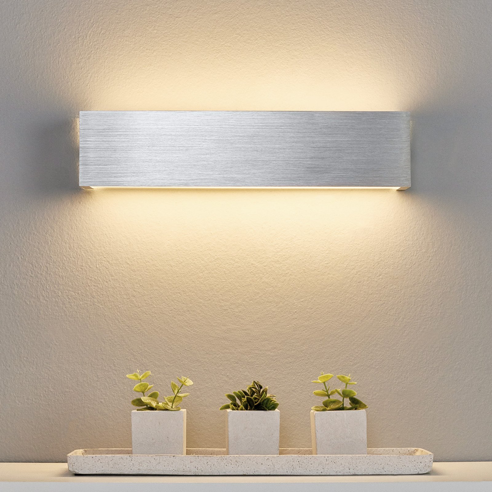 Aluminium-coloured LED wall light Ranik
