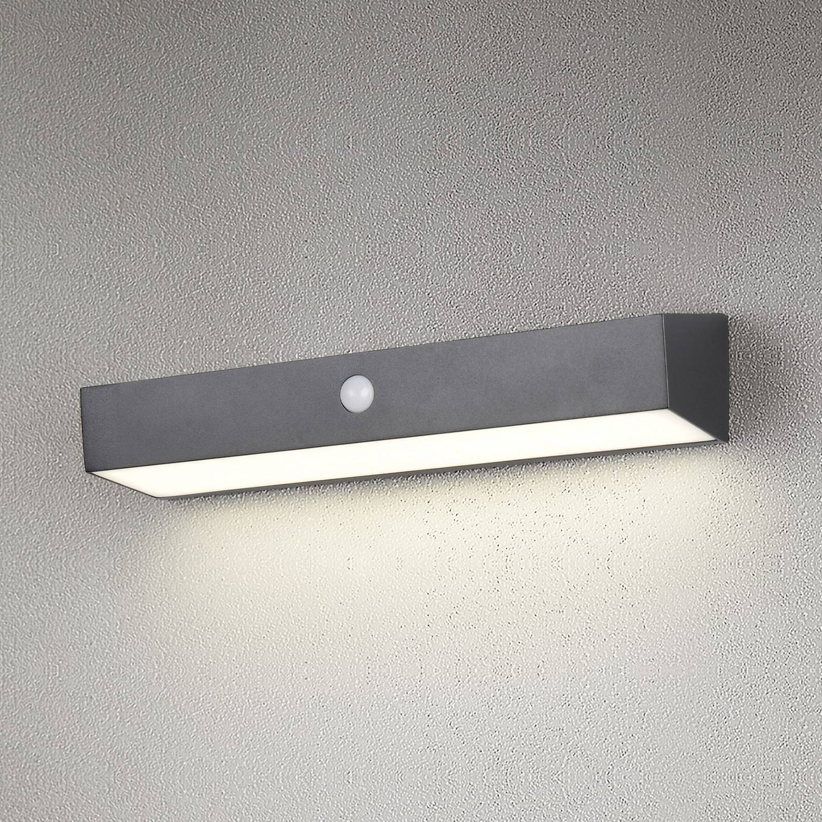 Solar-Wandleuchte Silves, schwarz, Sensor, IP44 günstig online kaufen