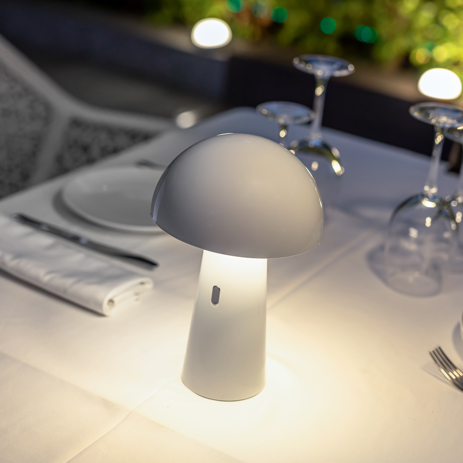 Candeeiro de mesa recarregável LED Newgarden Shitake IP44 branco