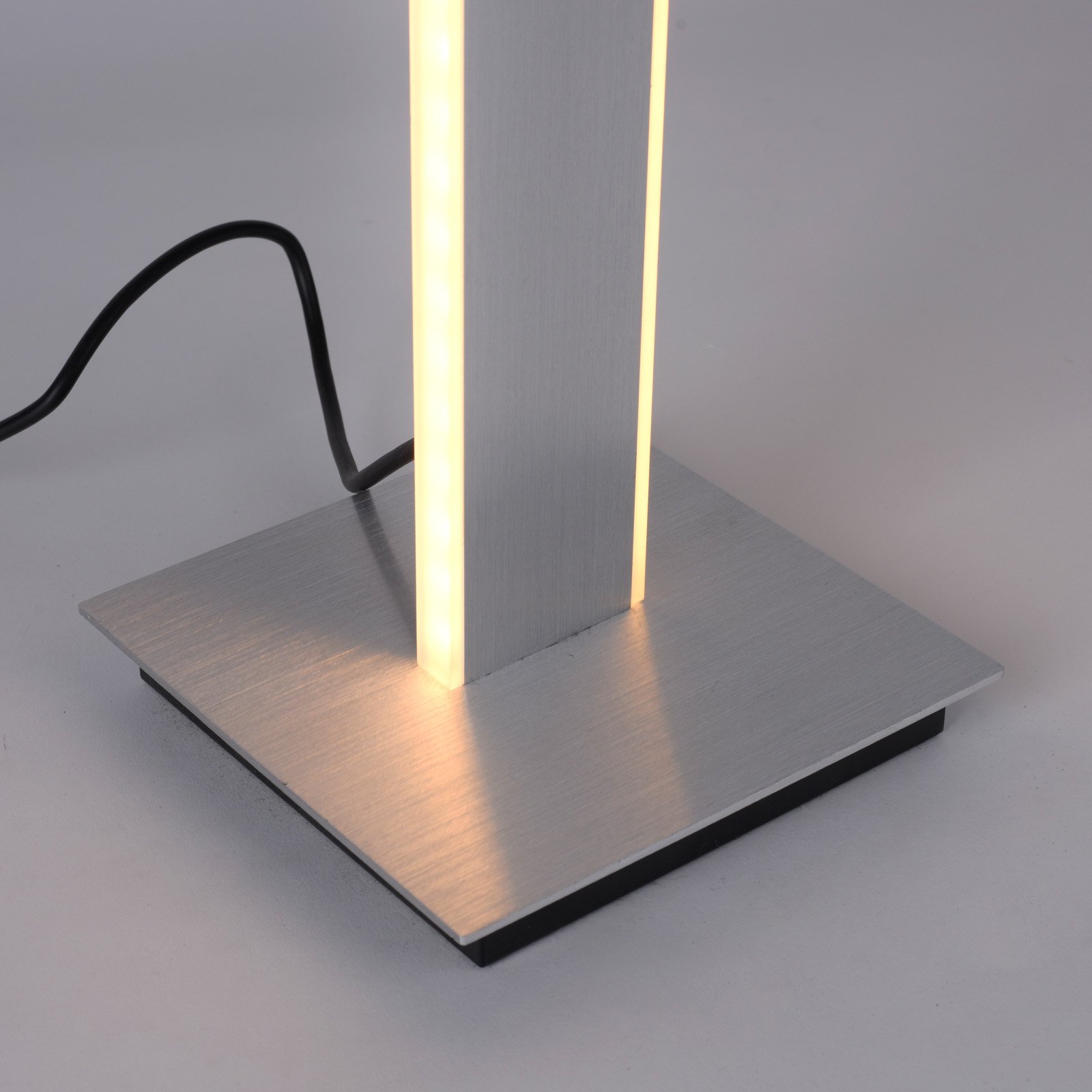 Paul Neuhaus Q-Adriana LED-gulvlampe, høyde 140 cm