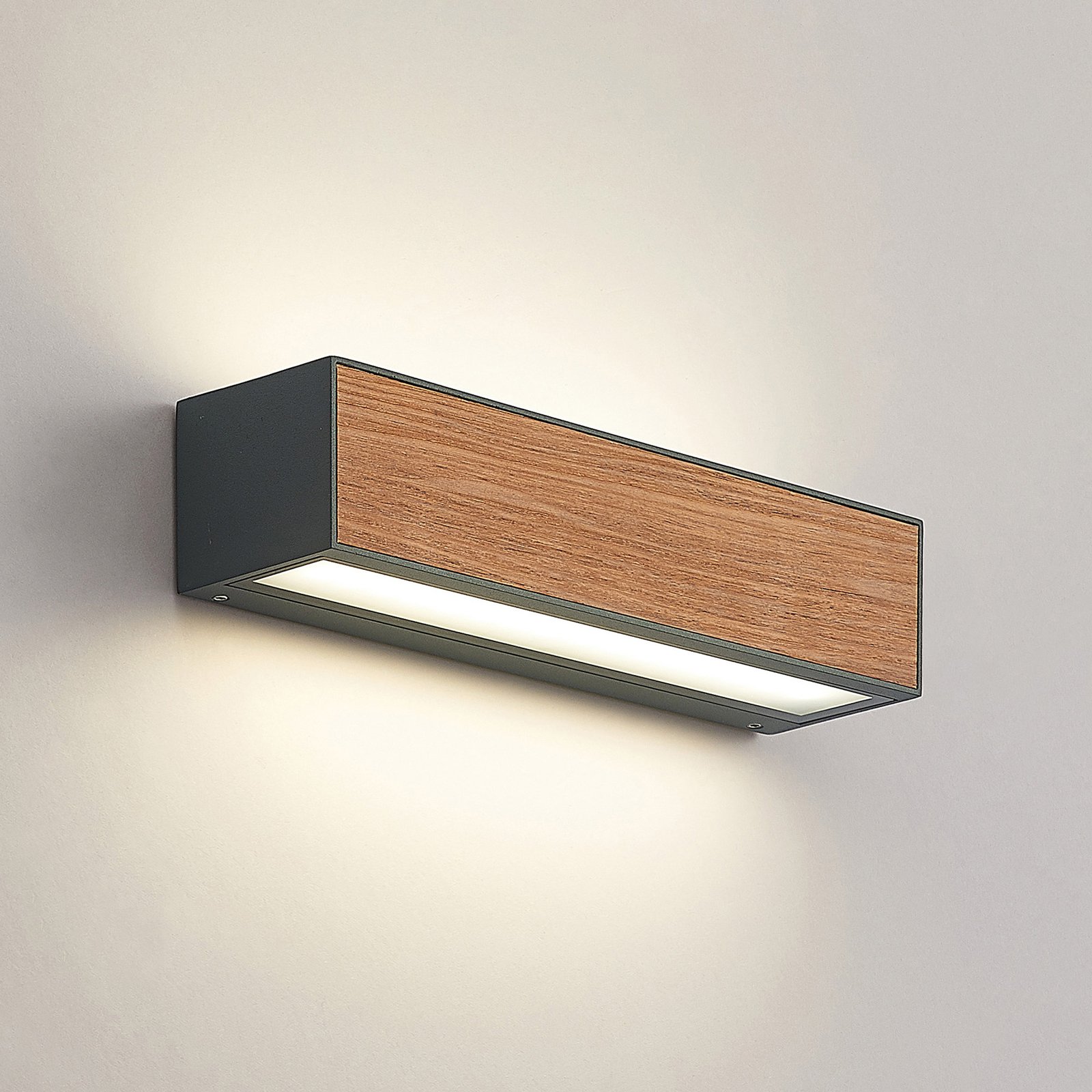 Arcchio LED-Außenwandlampe Lengo, CCT, 25 cm, 2-flg., Holz