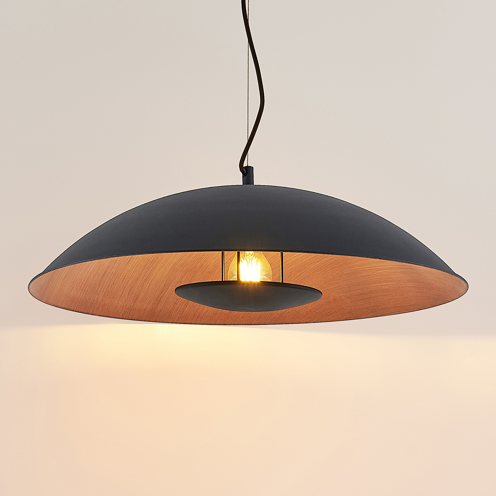 Lindby Entony hanglamp, zwart, houtkleur