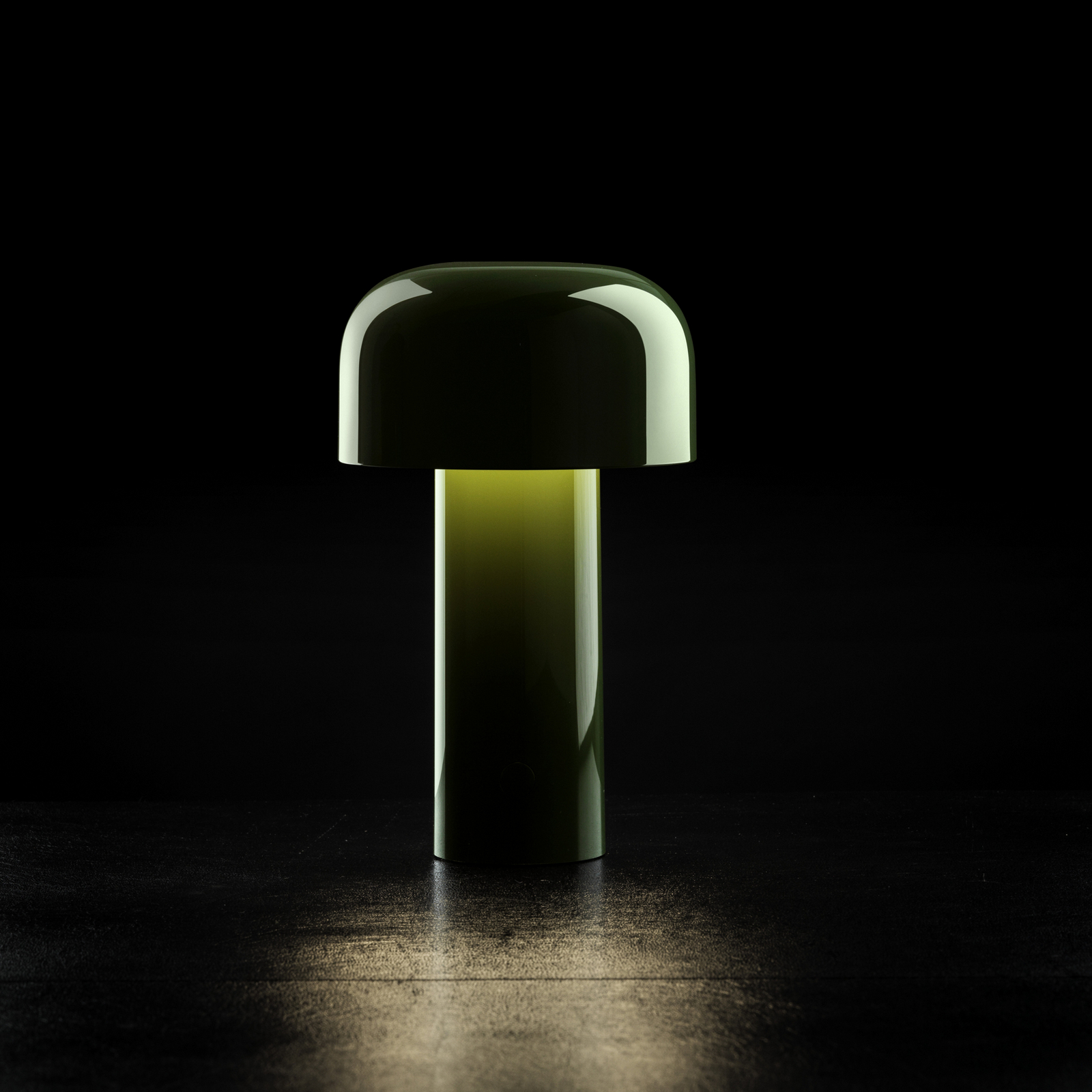 Flos LED-Akku-Tischlampe Bellhop, grün, 21 cm, dim., IP54 Flos LED-Akku-Tischlampe Bellhop, grün, 21 cm, dim., IP54