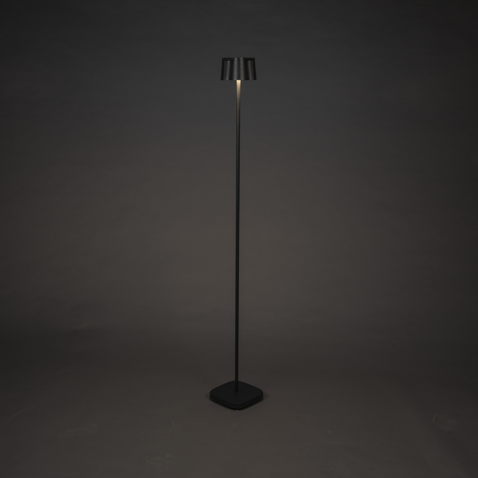 Nice rechargeable LED floor lamp, black, aluminium, IP54, dimmable, CCT