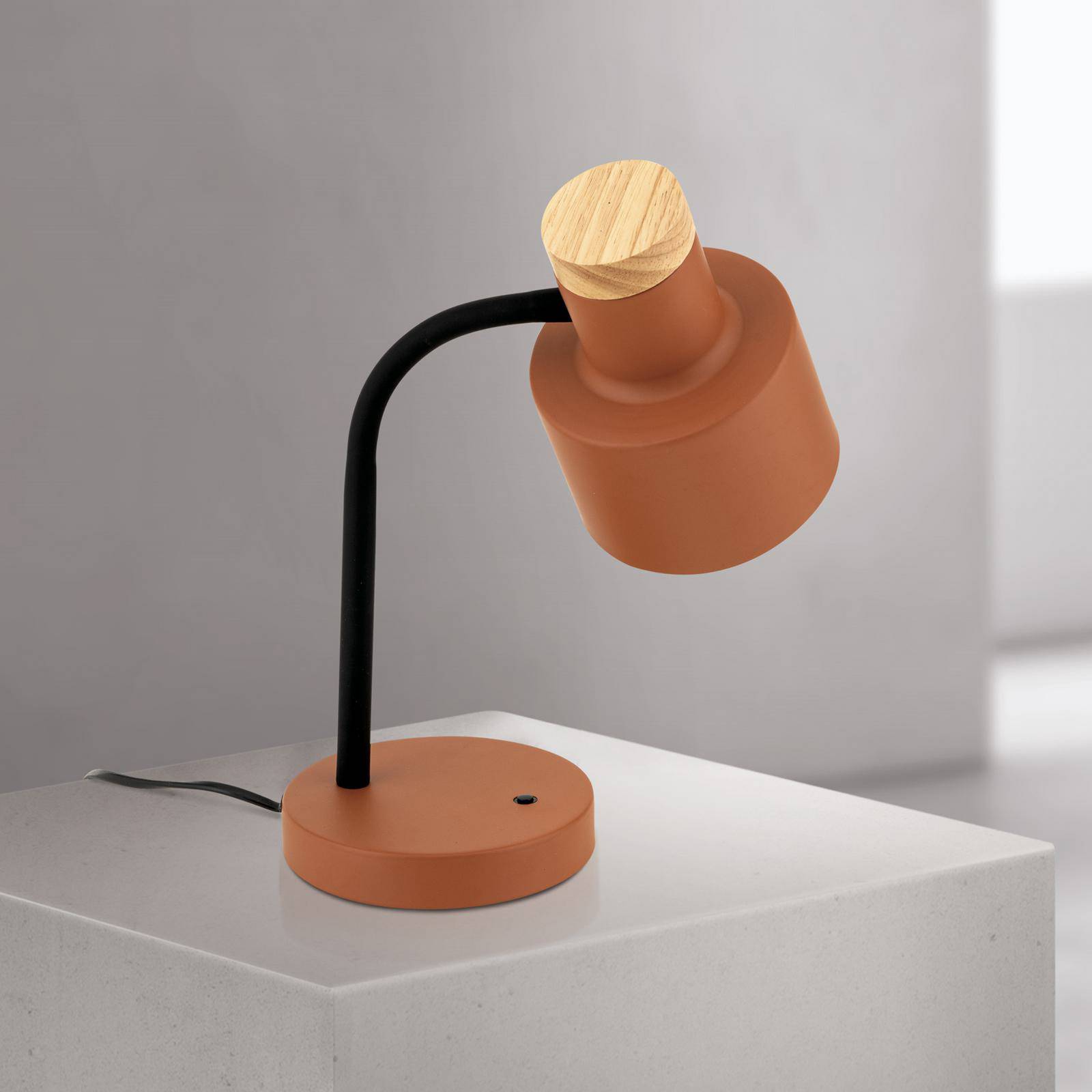 Lampa stołowa Gili, koralowa, stal, wysokość 35 cm, E27