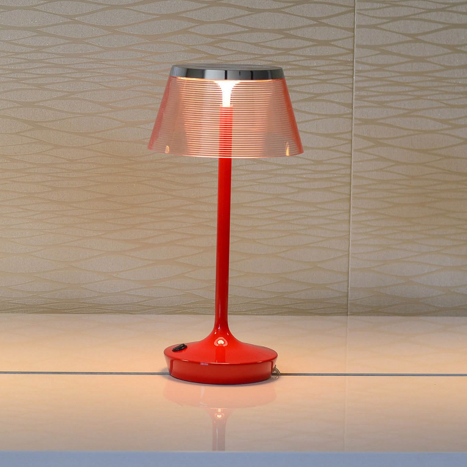 Aluminor La Petite Lampe lampă de masă LED roșu - Camera de zi / sufragerie - design - roșu roșu-transparent - Plastic