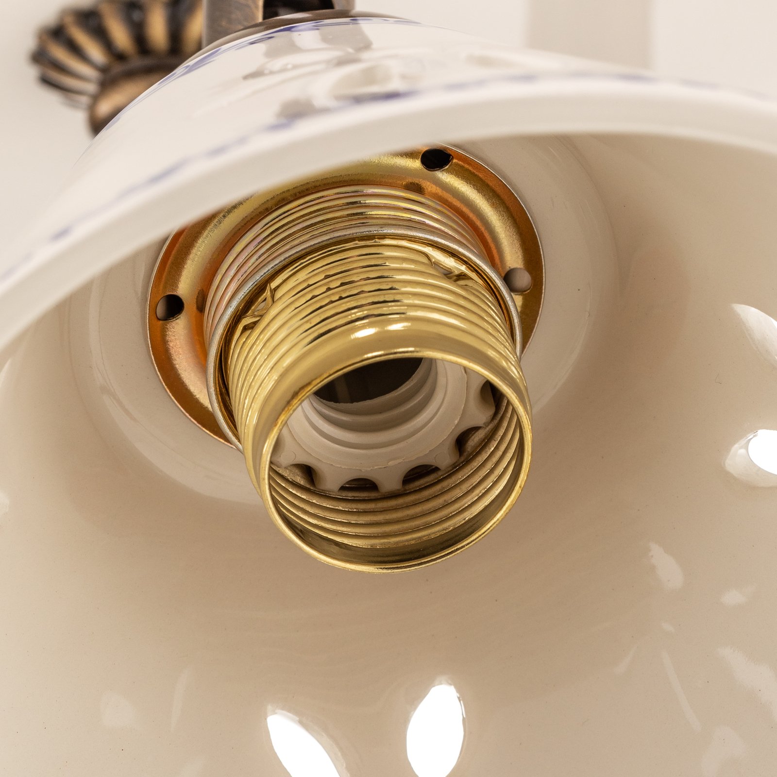 Loftlampe NONNA i hvid keramik, med 3 lyskilder