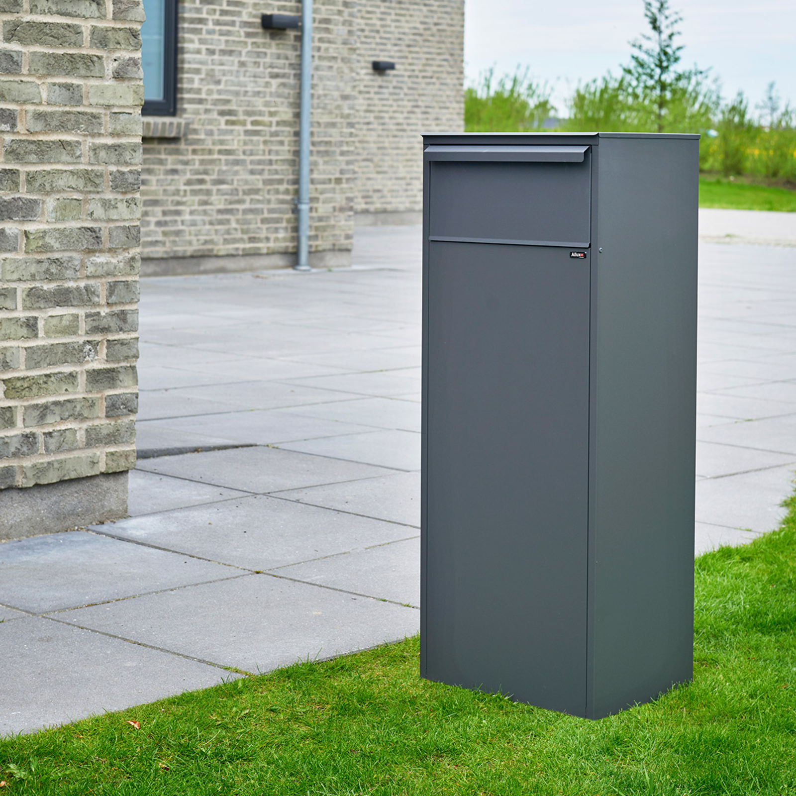 Free-standing letterbox Allux 800