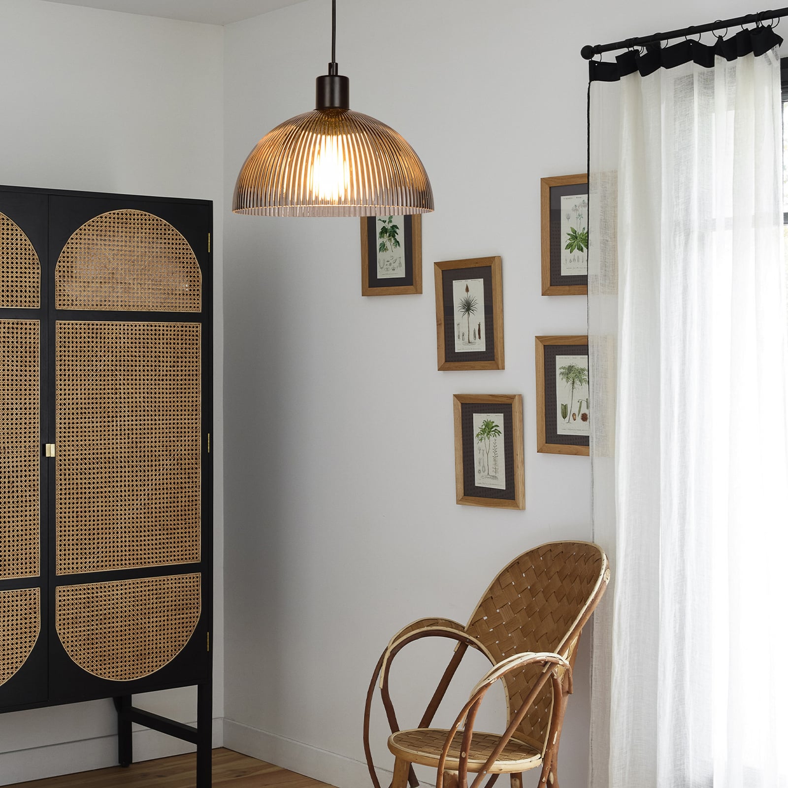 Závěsné světlo Duomo, kouřově šedá/černá, Ø 25 cm, sklo